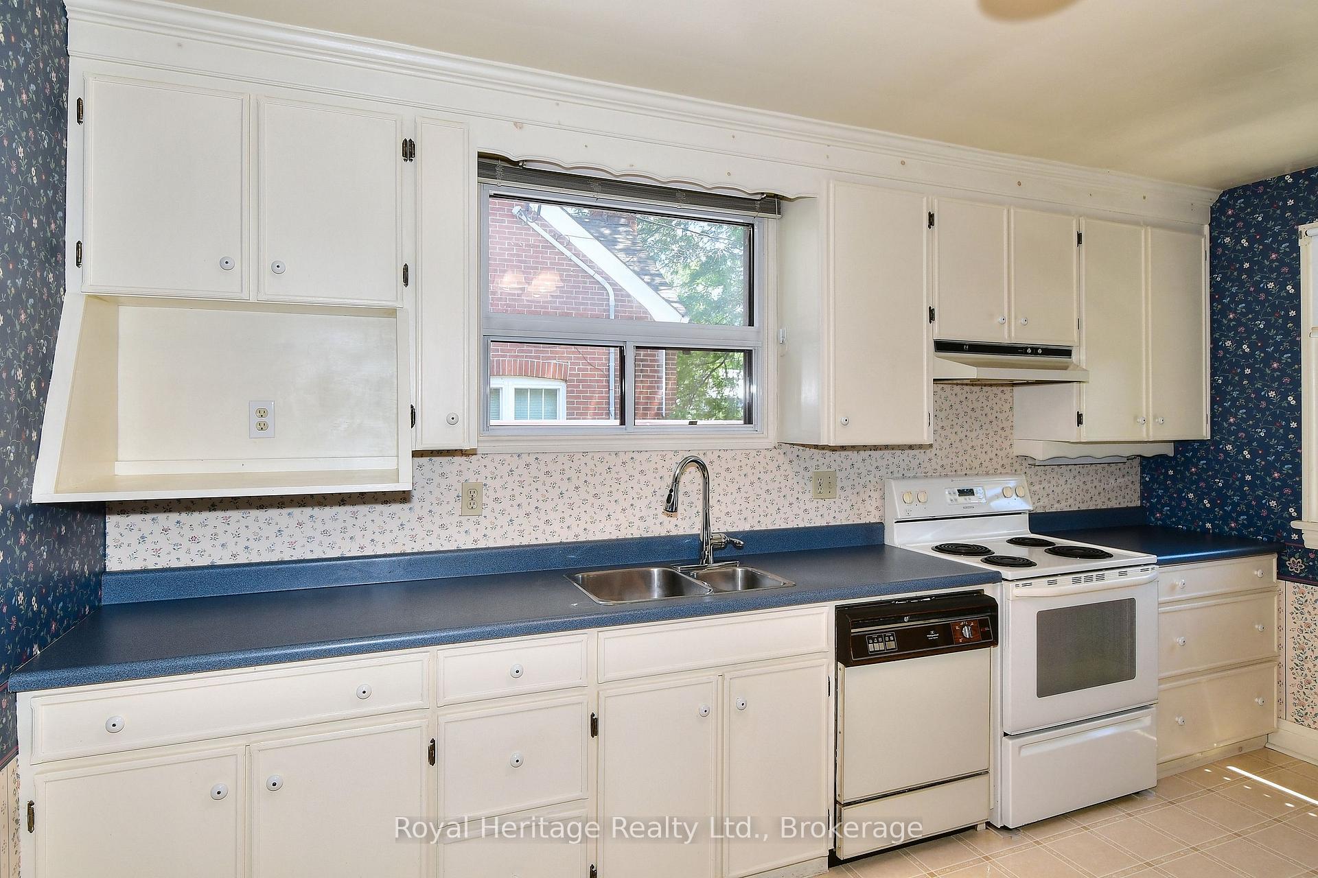 Photo 6 of 476 King George Street, Peterborough, Otonabee Ward 1 — HOMEH
