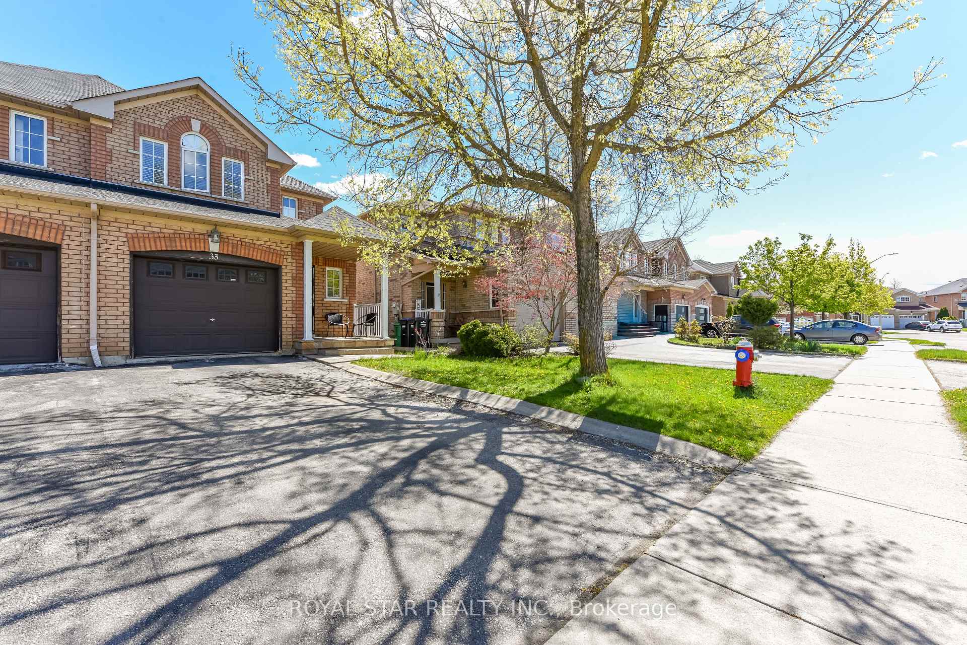 Photo 5 of 33 Coppermill Drive, Brampton, Northwest Sandalwood Parkway — HOMEH