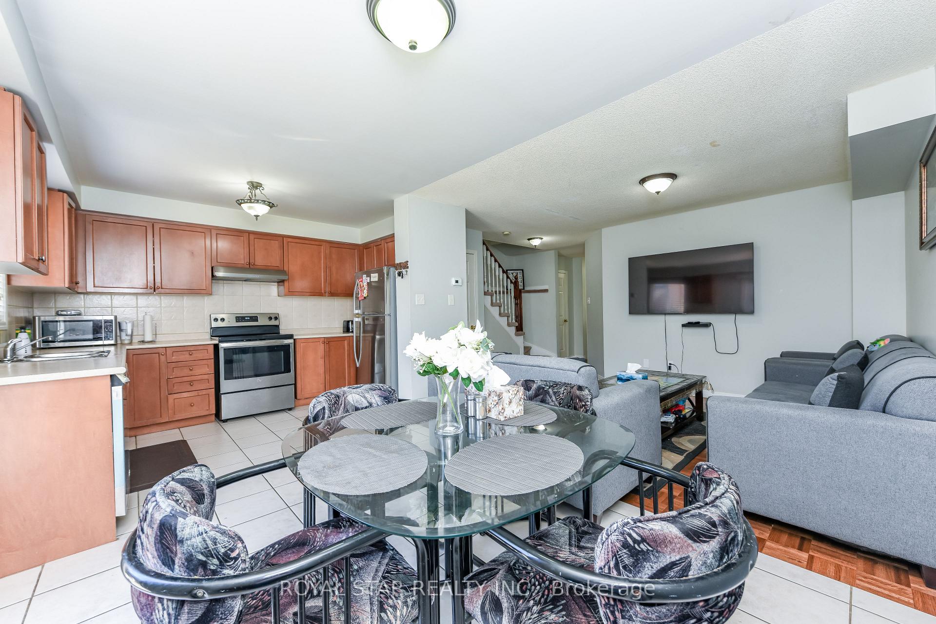 Photo 11 of 33 Coppermill Drive, Brampton, Northwest Sandalwood Parkway — HOMEH