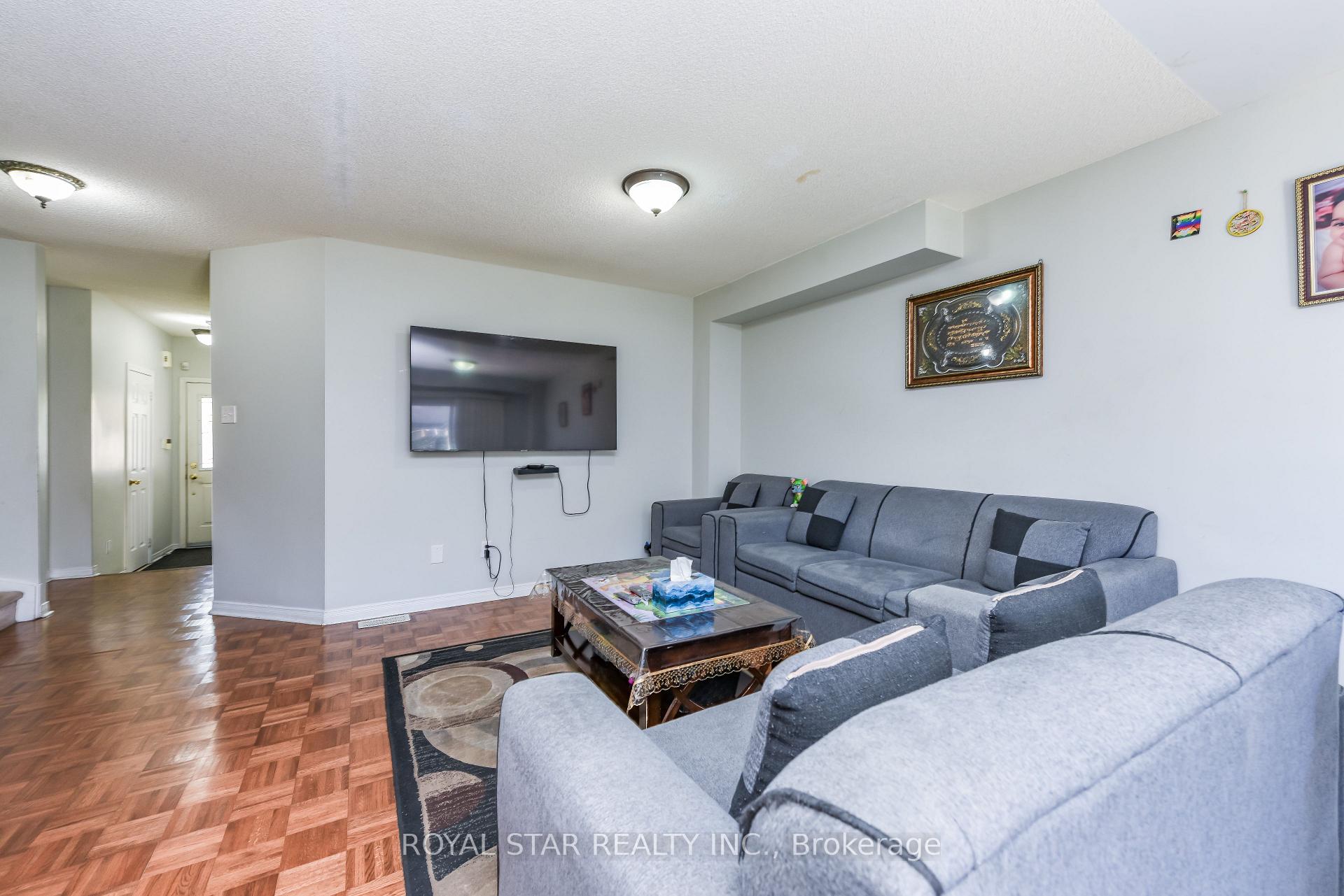 Photo 14 of 33 Coppermill Drive, Brampton, Northwest Sandalwood Parkway — HOMEH