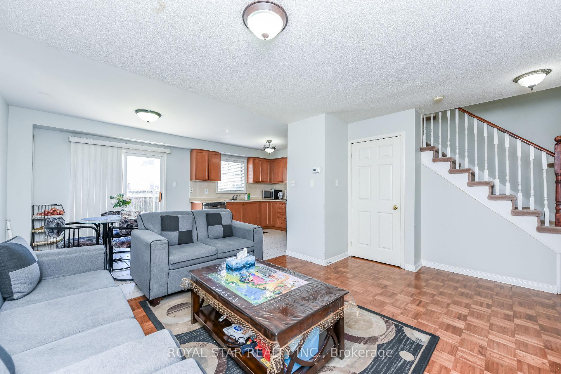 Photo 15 of 33 Coppermill Drive, Brampton, Northwest Sandalwood Parkway — HOMEH