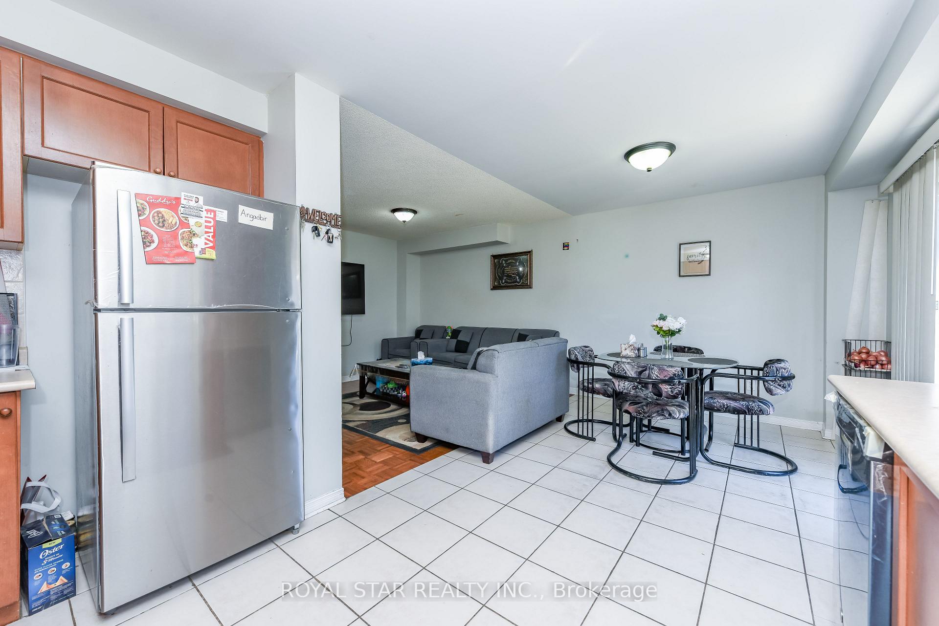 Photo 20 of 33 Coppermill Drive, Brampton, Northwest Sandalwood Parkway — HOMEH