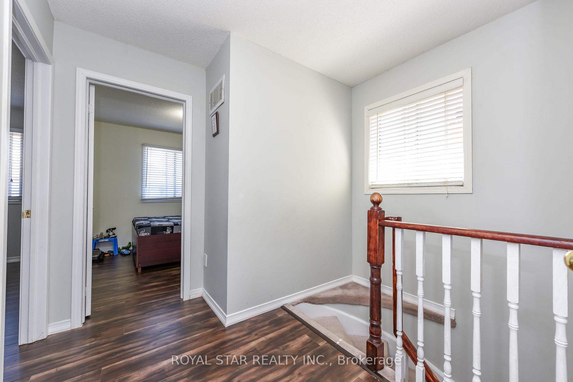Photo 23 of 33 Coppermill Drive, Brampton, Northwest Sandalwood Parkway — HOMEH