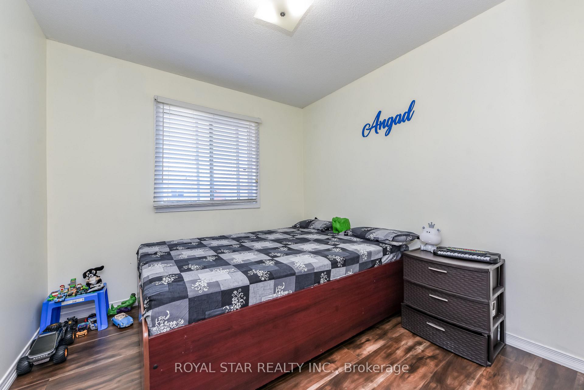Photo 25 of 33 Coppermill Drive, Brampton, Northwest Sandalwood Parkway — HOMEH