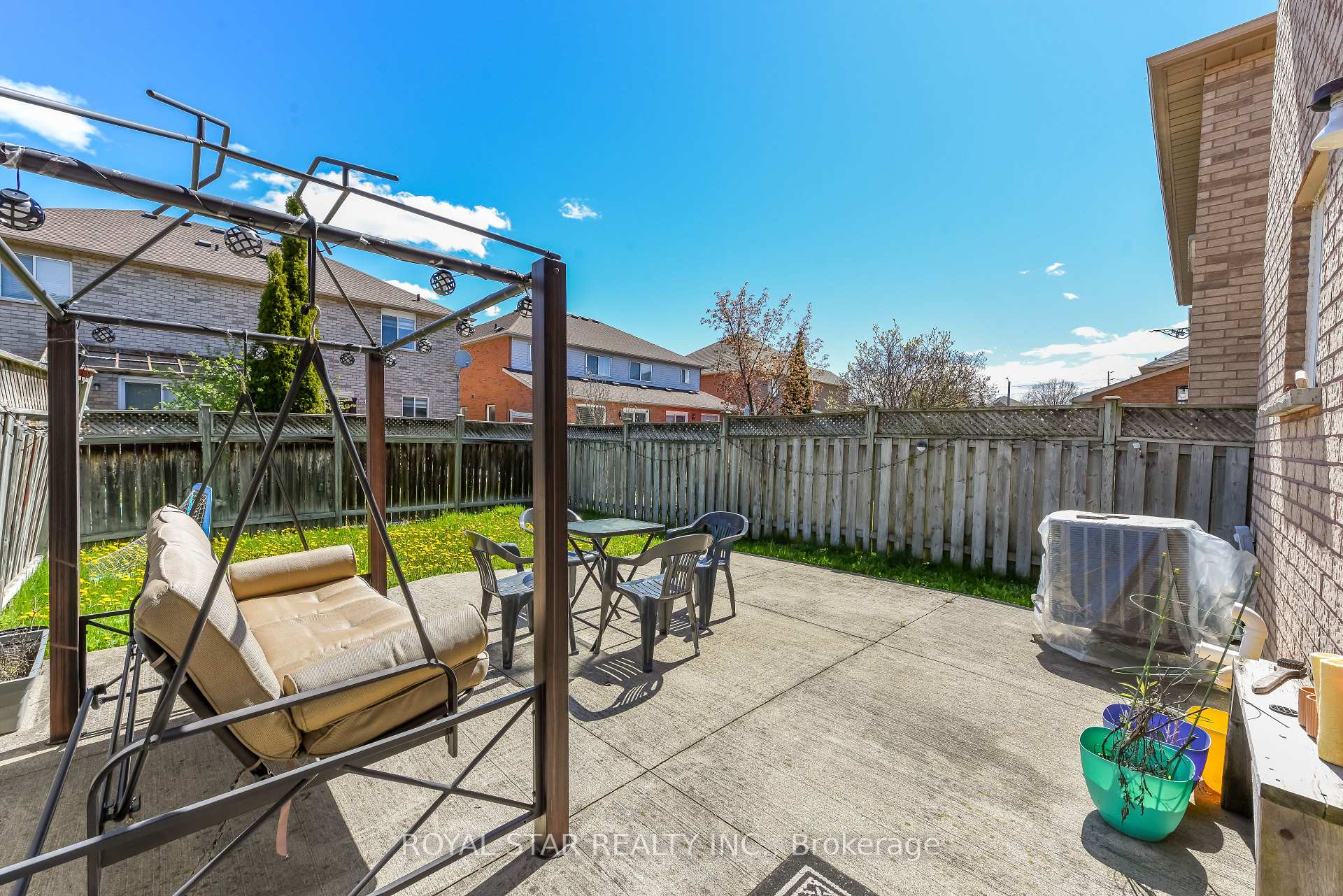 Photo 44 of 33 Coppermill Drive, Brampton, Northwest Sandalwood Parkway — HOMEH