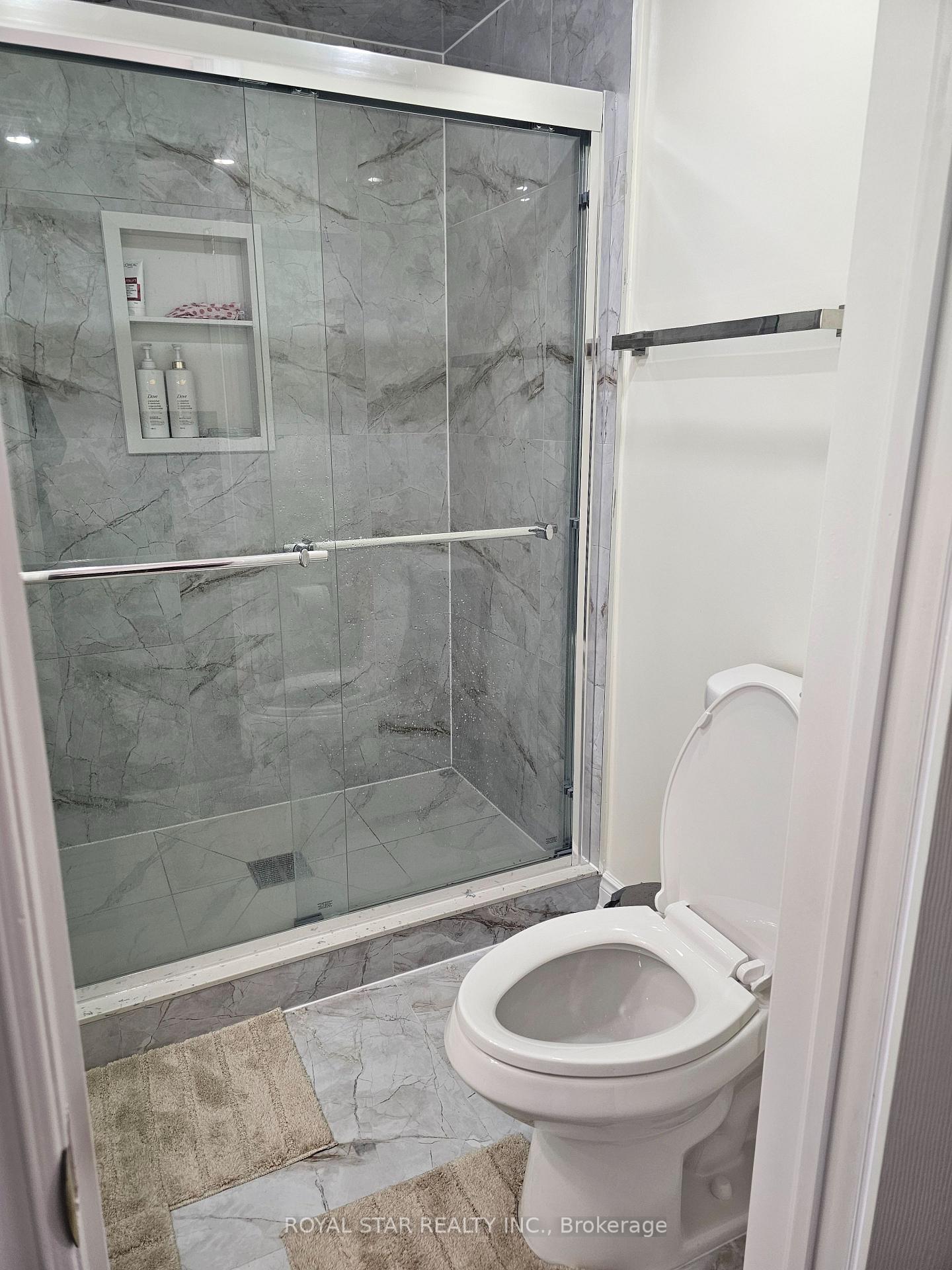 Photo 45 of 33 Coppermill Drive, Brampton, Northwest Sandalwood Parkway — HOMEH
