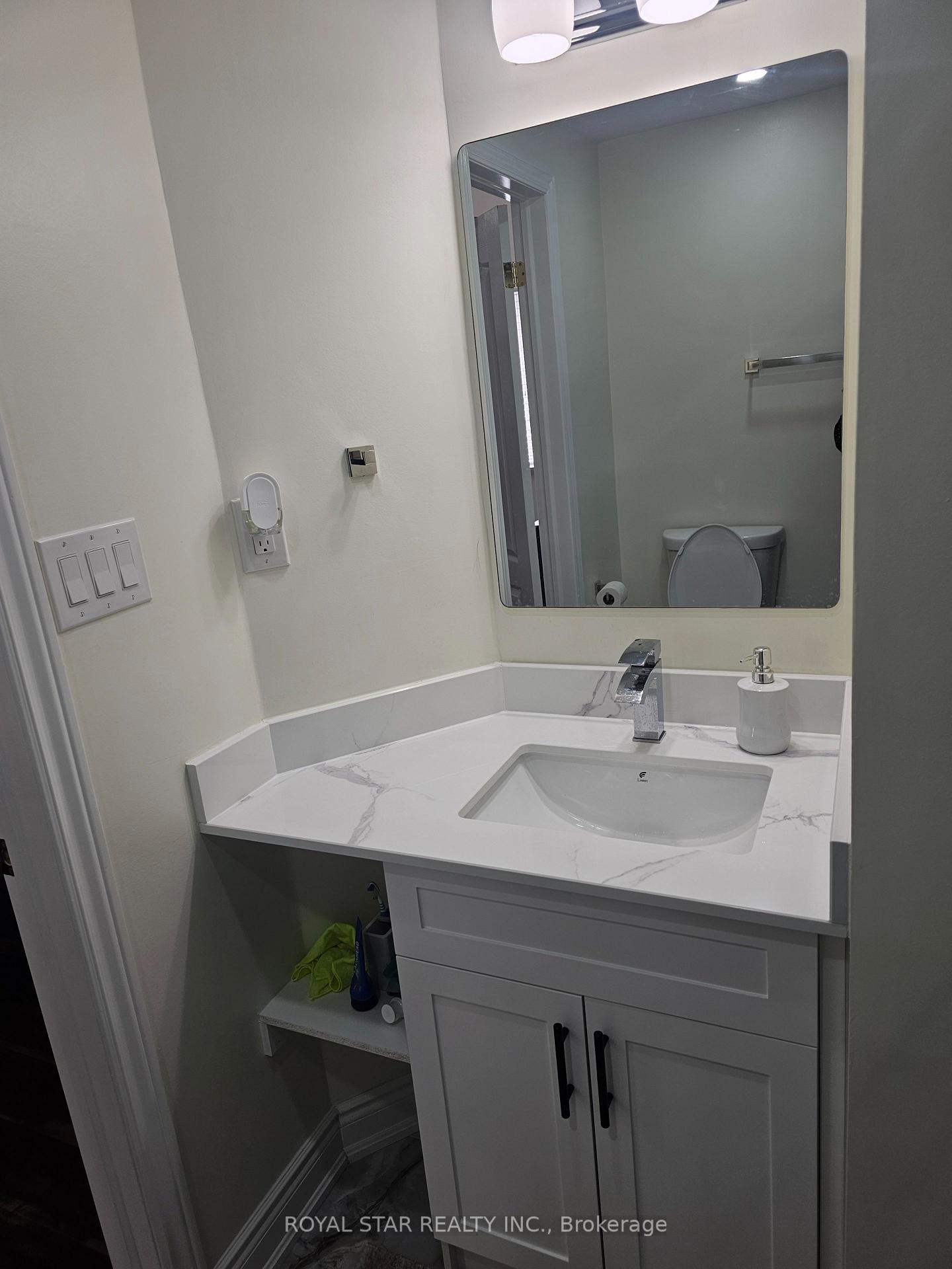 Photo 47 of 33 Coppermill Drive, Brampton, Northwest Sandalwood Parkway — HOMEH