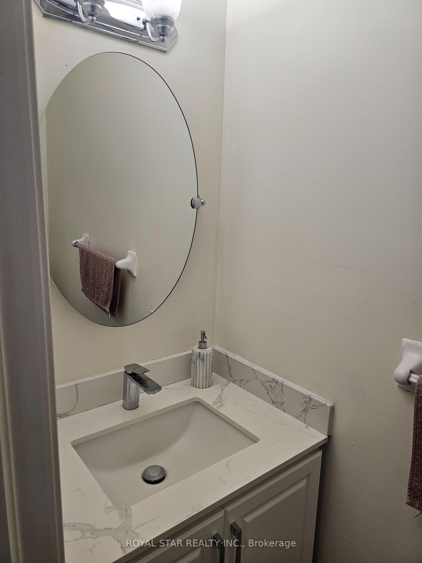 Photo 51 of 33 Coppermill Drive, Brampton, Northwest Sandalwood Parkway — HOMEH