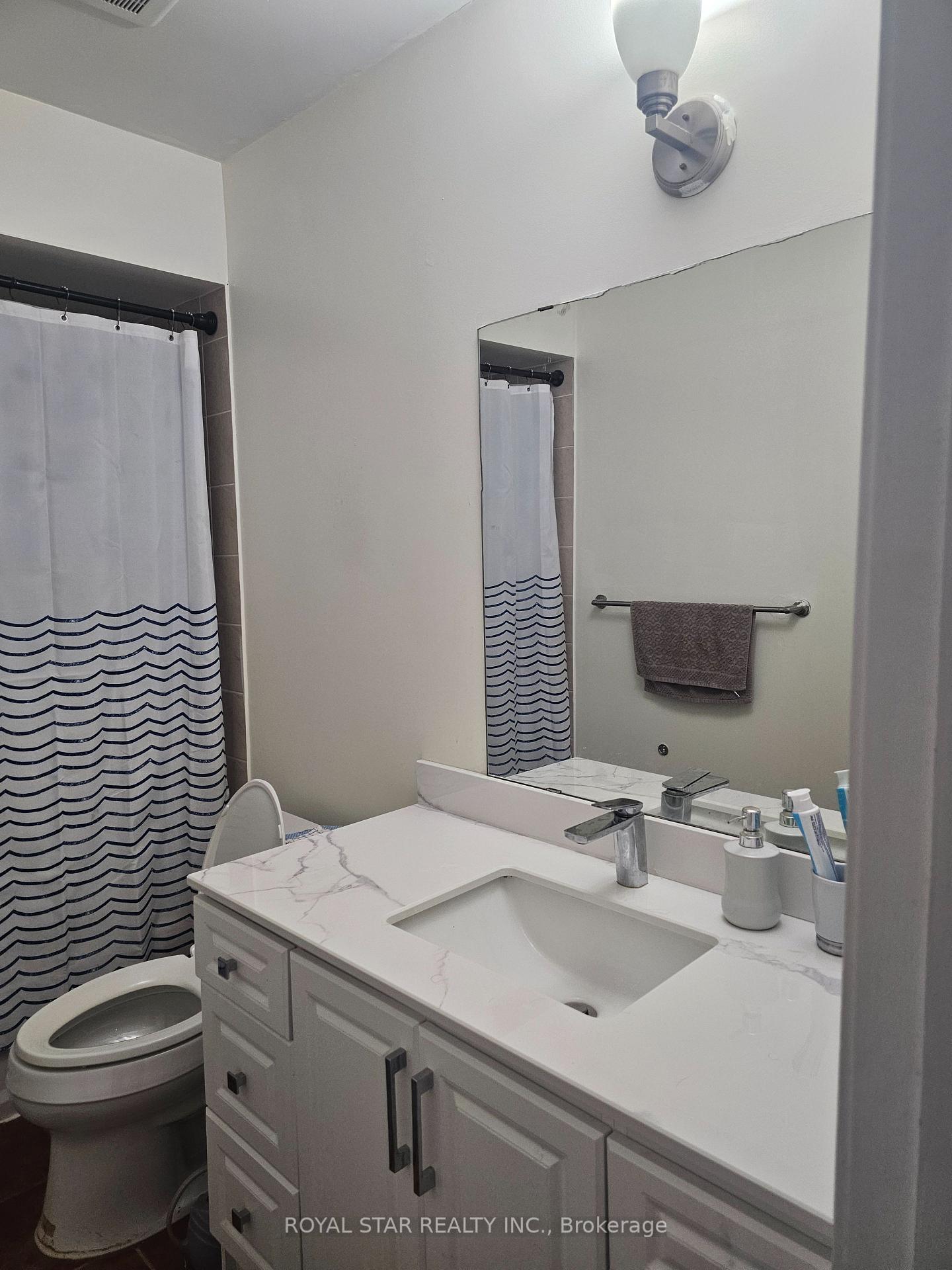 Photo 52 of 33 Coppermill Drive, Brampton, Northwest Sandalwood Parkway — HOMEH