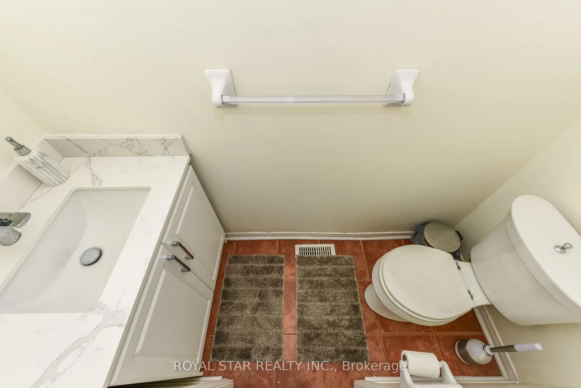 Photo 10 of 33 Coppermill Drive, Brampton, Northwest Sandalwood Parkway — HOMEH