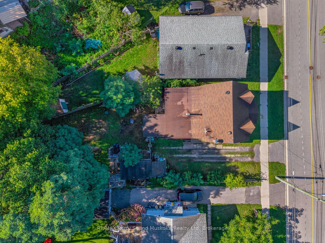 Photo 4 of 5 Wakefield Street, Parry Sound — HOMEH