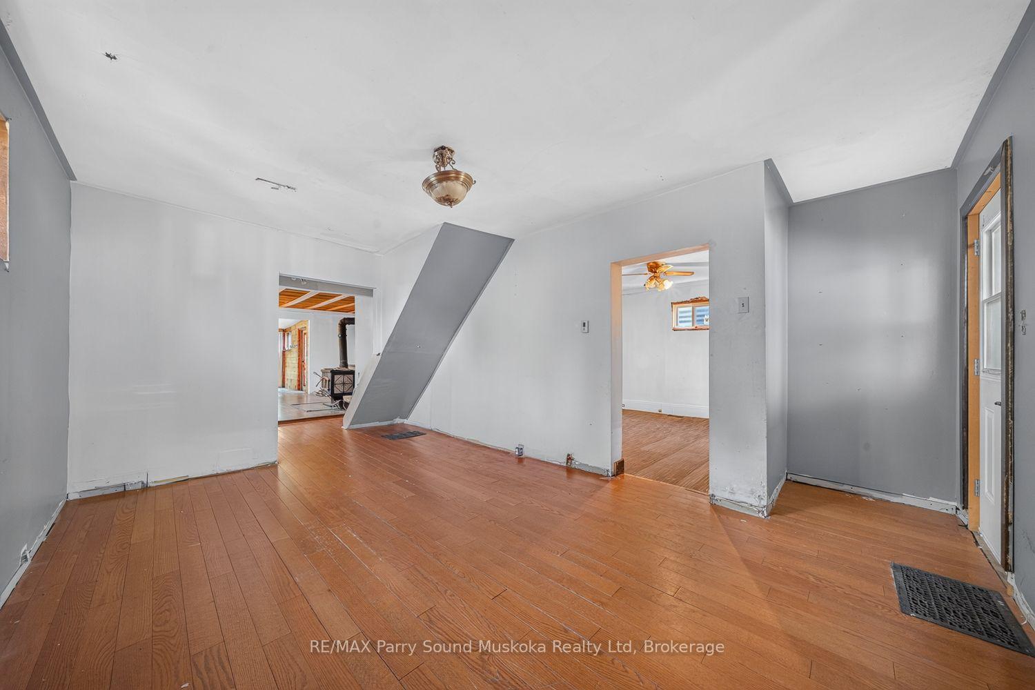 Photo 14 of 5 Wakefield Street, Parry Sound — HOMEH