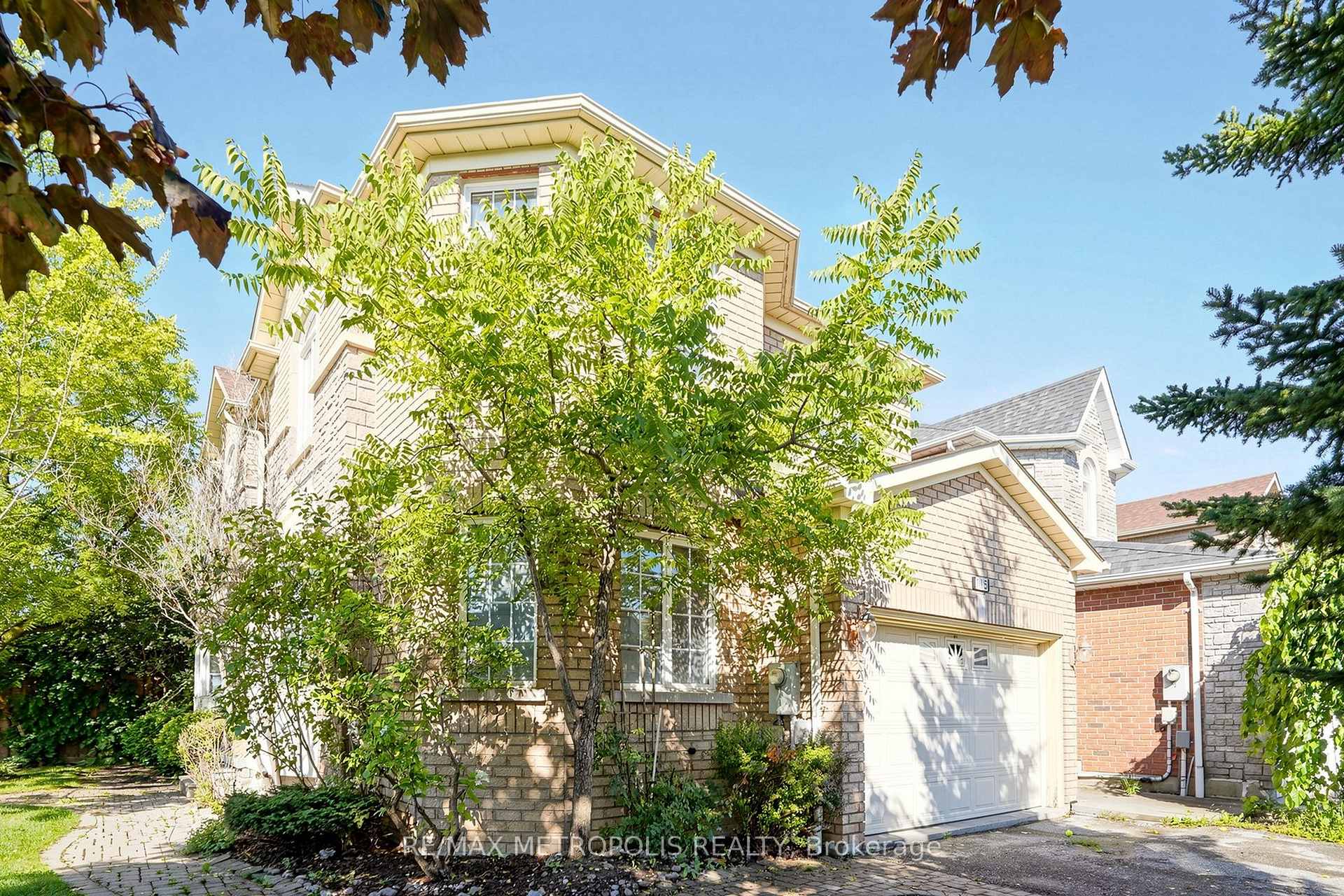 Photo 3 of 115 Sandway Crescent, Vaughan, Maple — HOMEH