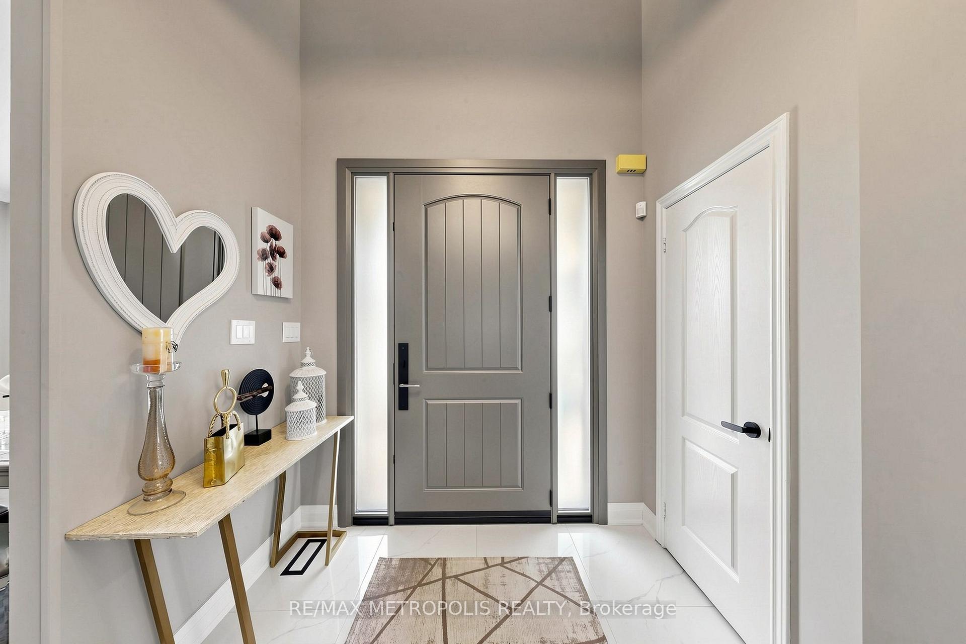 Photo 5 of 115 Sandway Crescent, Vaughan, Maple — HOMEH