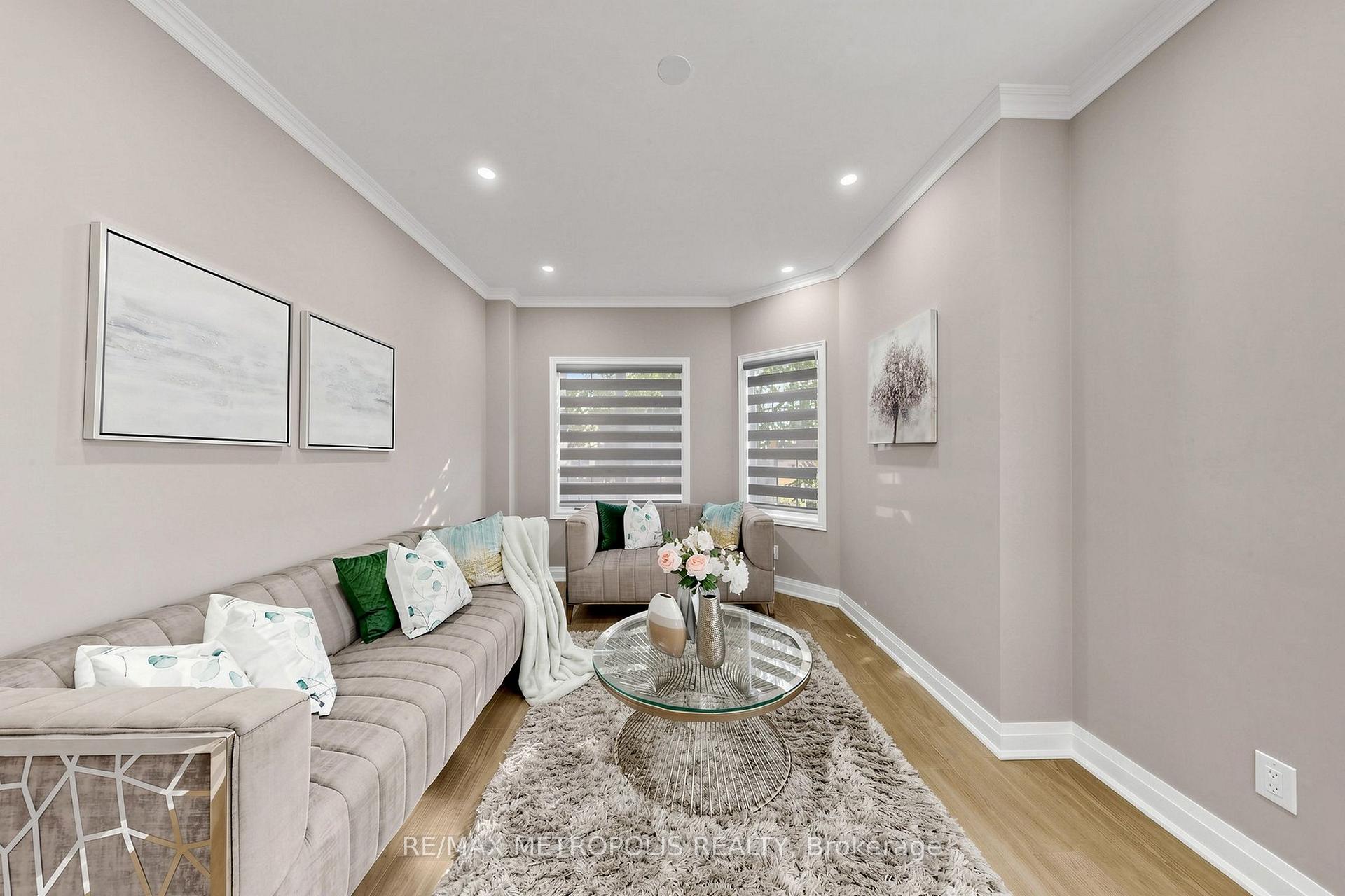 Photo 6 of 115 Sandway Crescent, Vaughan, Maple — HOMEH