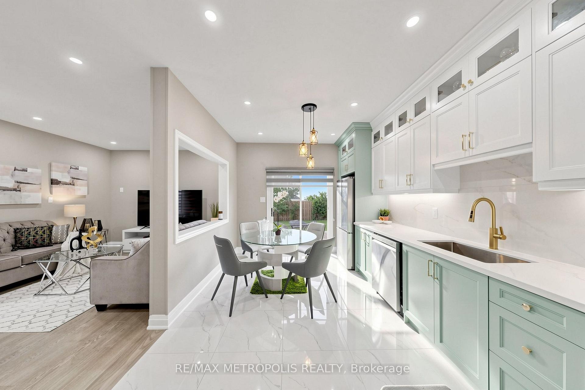 Photo 12 of 115 Sandway Crescent, Vaughan, Maple — HOMEH