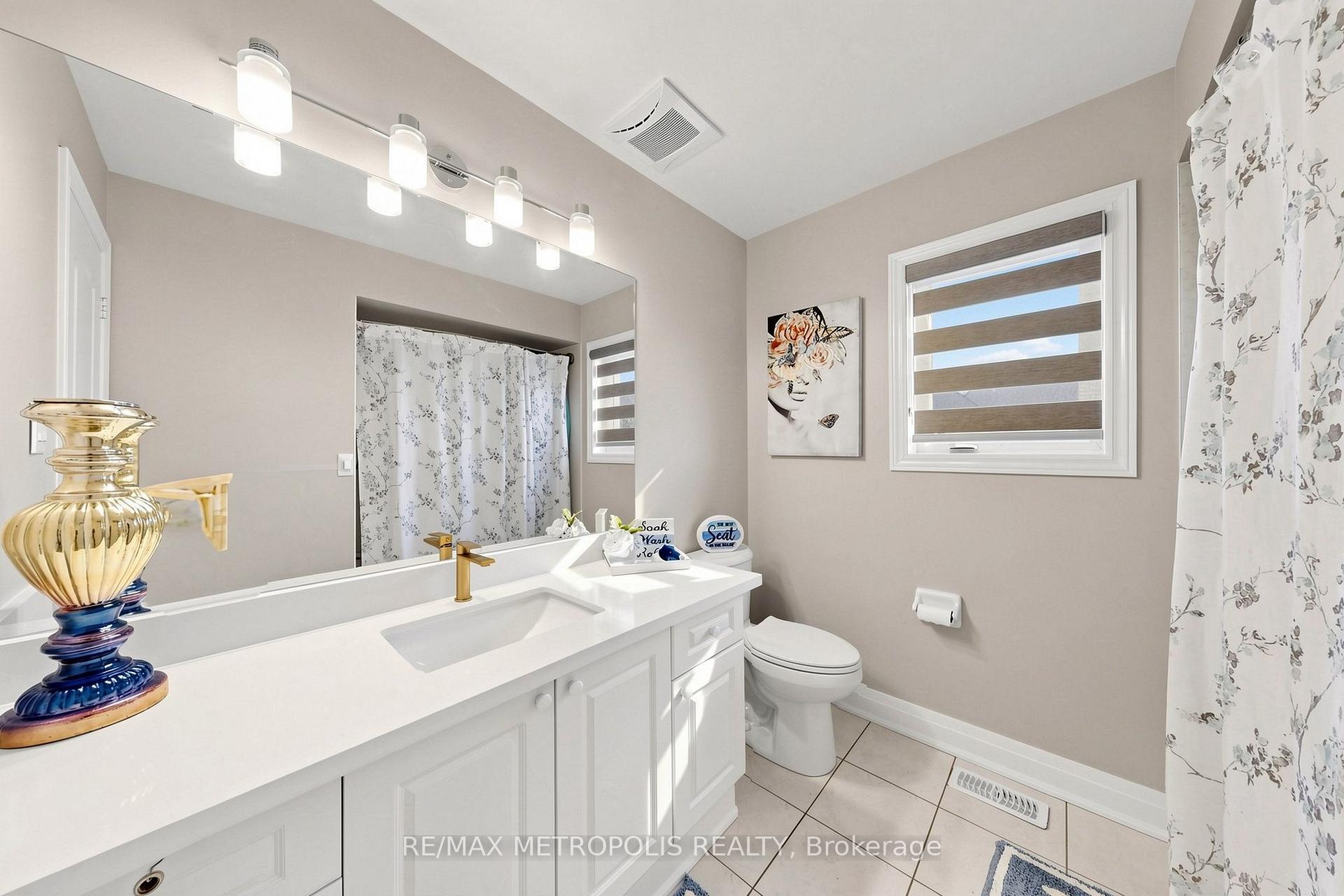 Photo 26 of 115 Sandway Crescent, Vaughan, Maple — HOMEH
