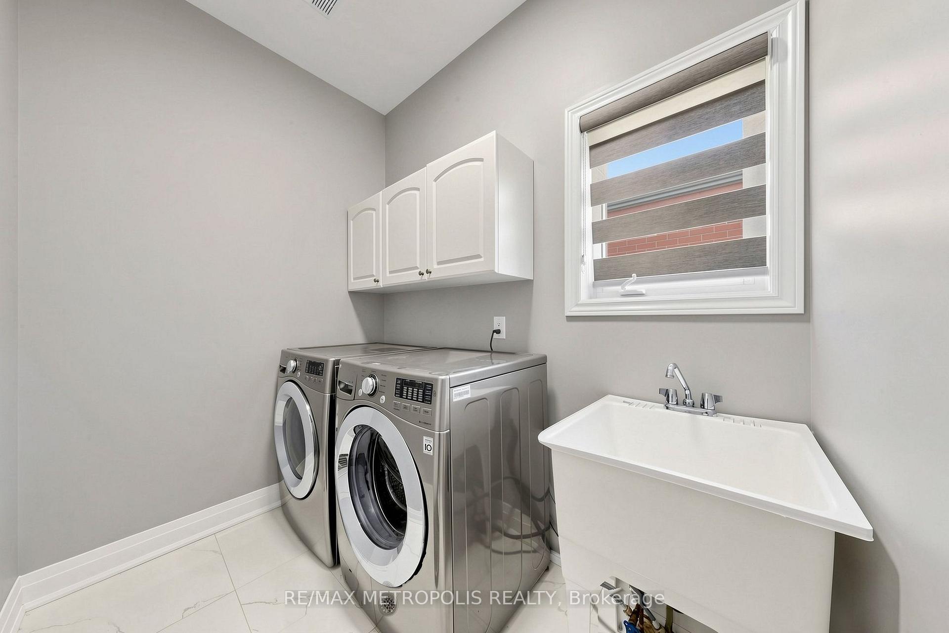 Photo 34 of 115 Sandway Crescent, Vaughan, Maple — HOMEH