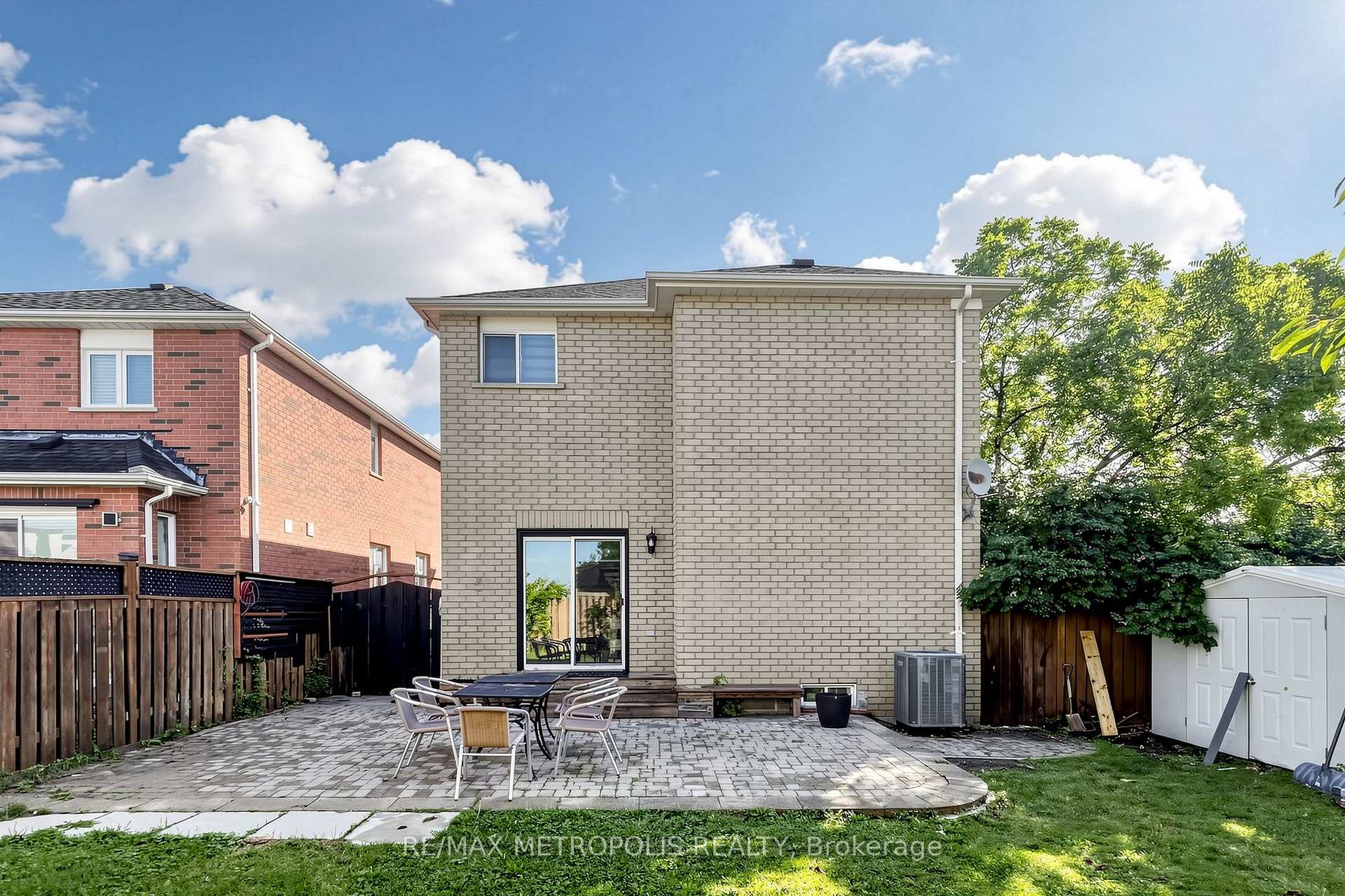 Photo 35 of 115 Sandway Crescent, Vaughan, Maple — HOMEH