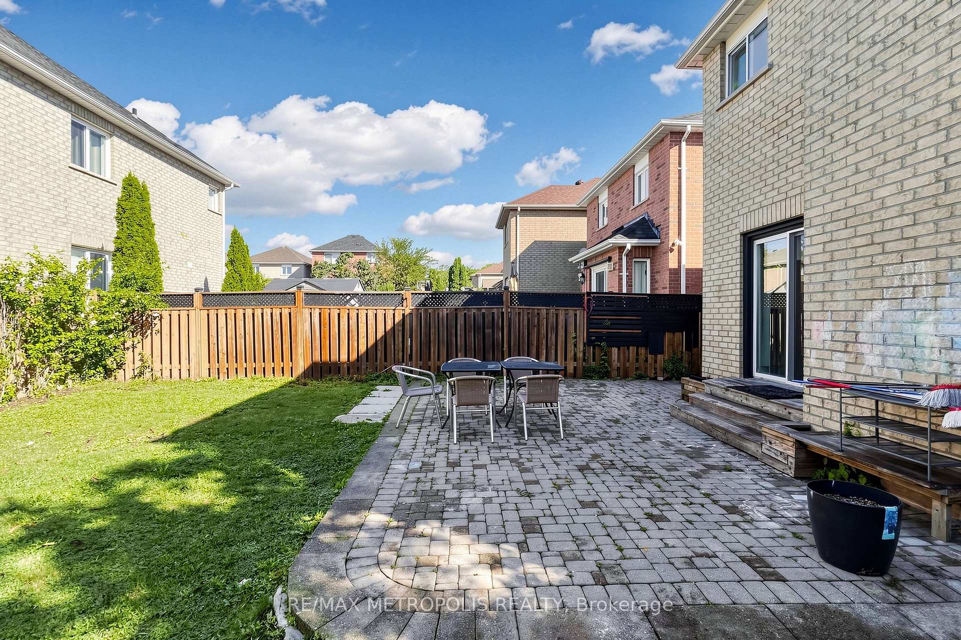 Photo 37 of 115 Sandway Crescent, Vaughan, Maple — HOMEH