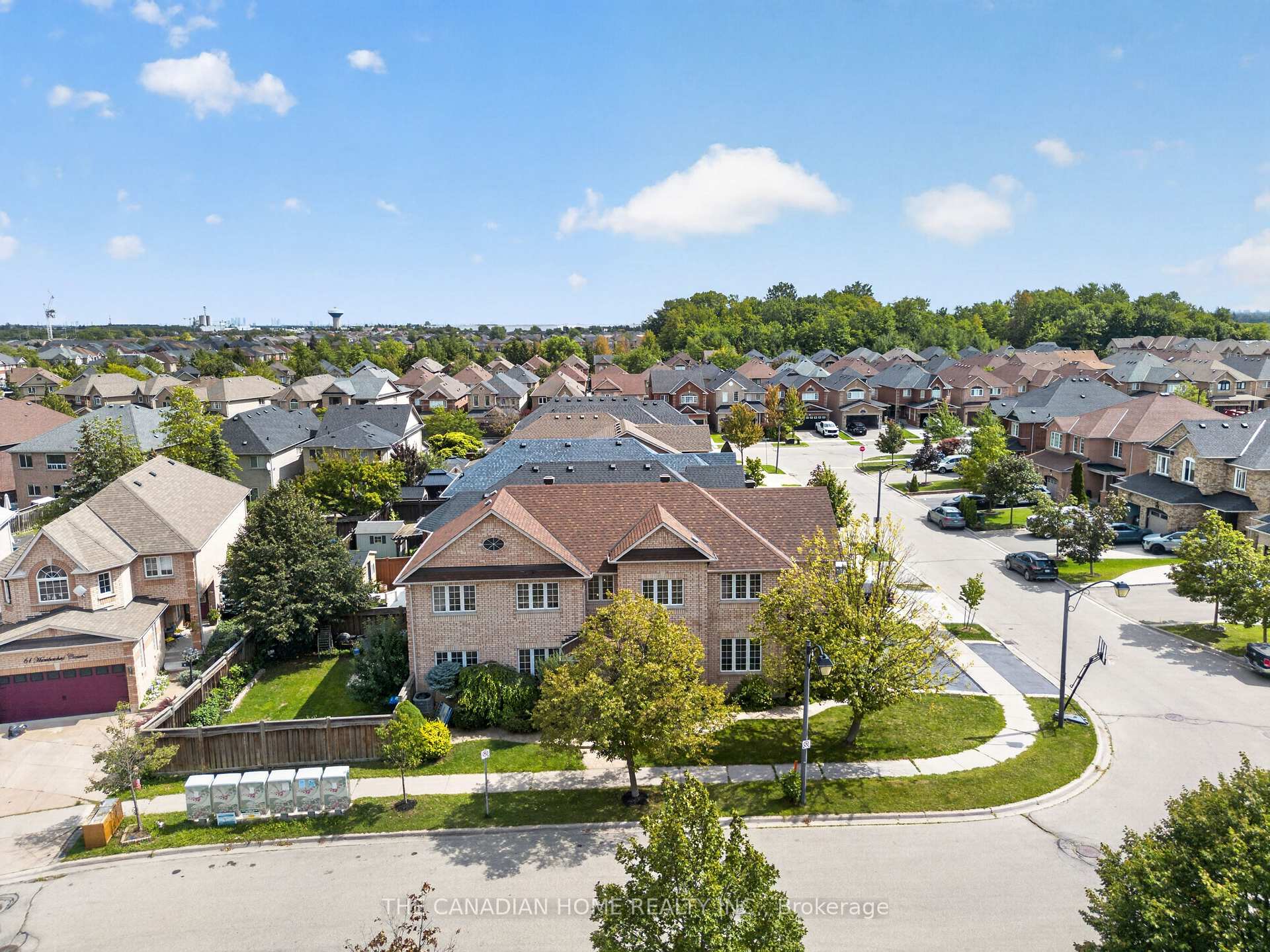 Photo 3 of 63 Humbershed Crescent, Caledon, Bolton West — HOMEH
