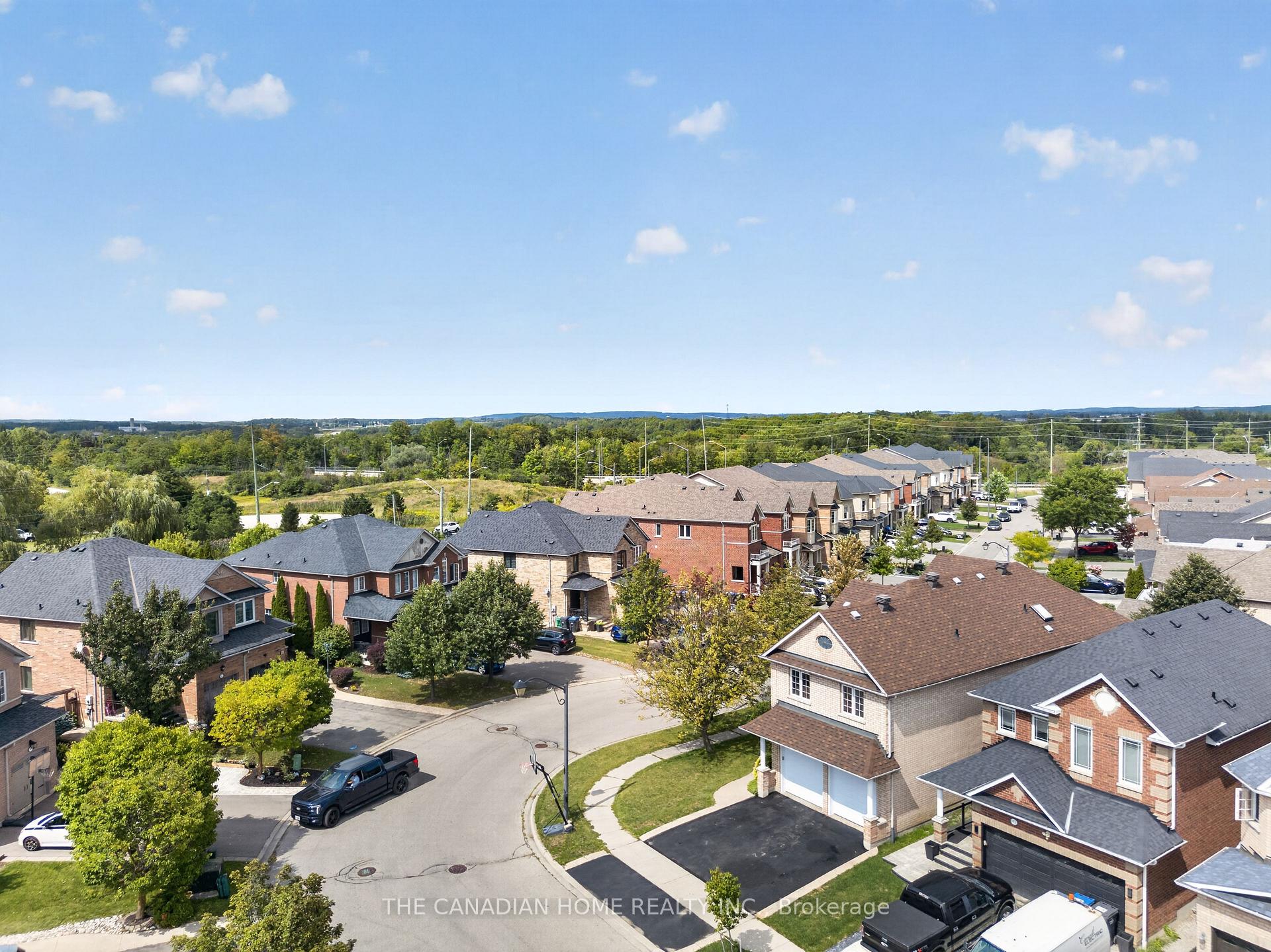 Photo 5 of 63 Humbershed Crescent, Caledon, Bolton West — HOMEH