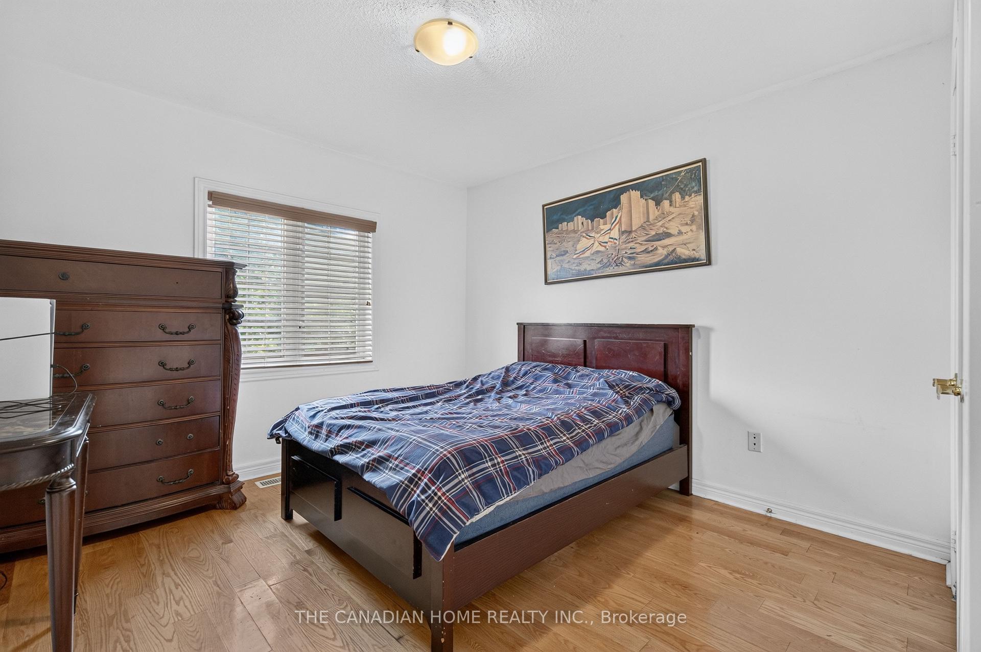 Photo 38 of 63 Humbershed Crescent, Caledon, Bolton West — HOMEH