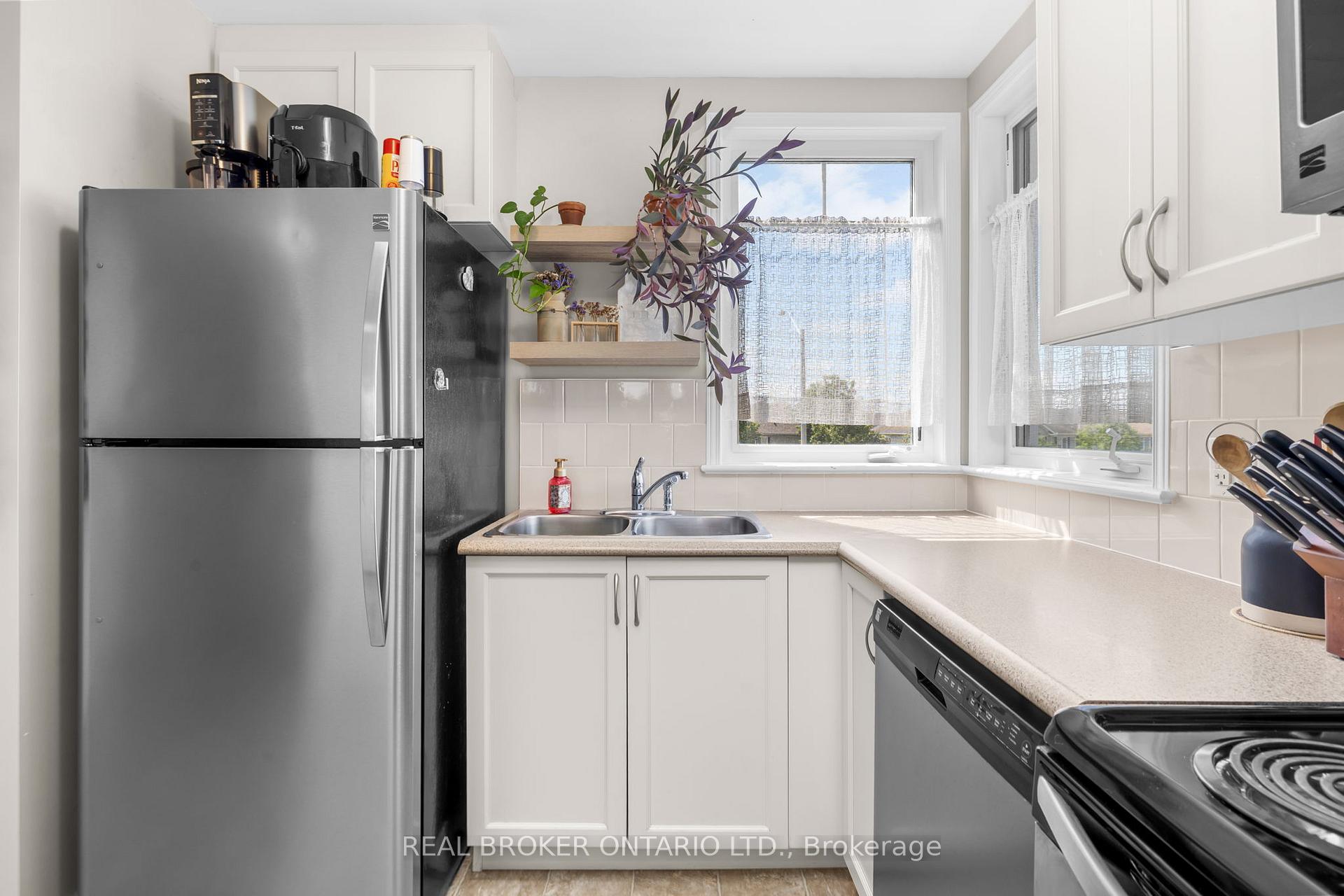 Photo 15 of 3415 Cambrian Road, Ottawa, Barrhaven - Stonebridge — HOMEH