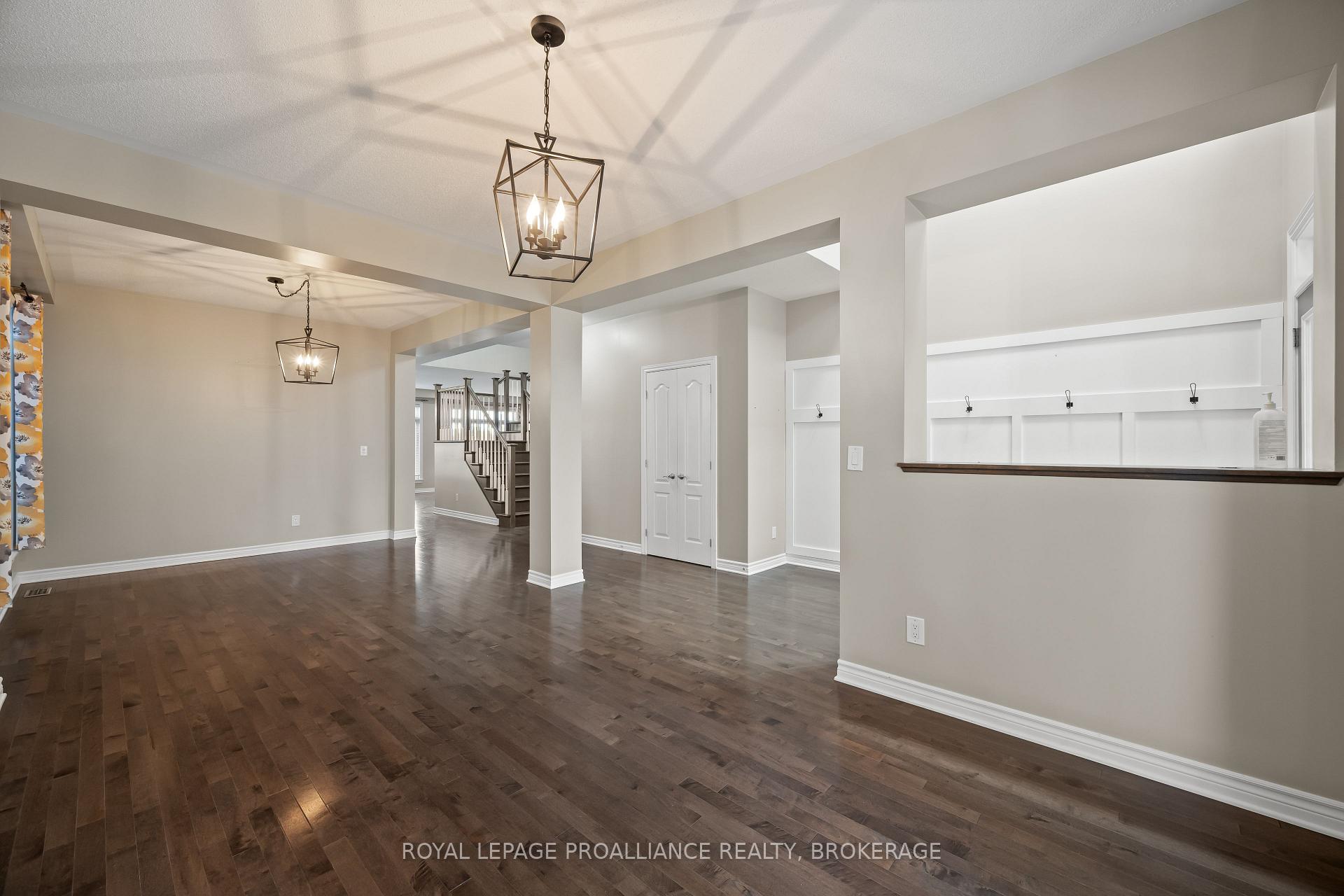 Photo 6 of 675 Fieldstone Drive, Kingston, Kingston East (Incl Barret Crt) — HOMEH