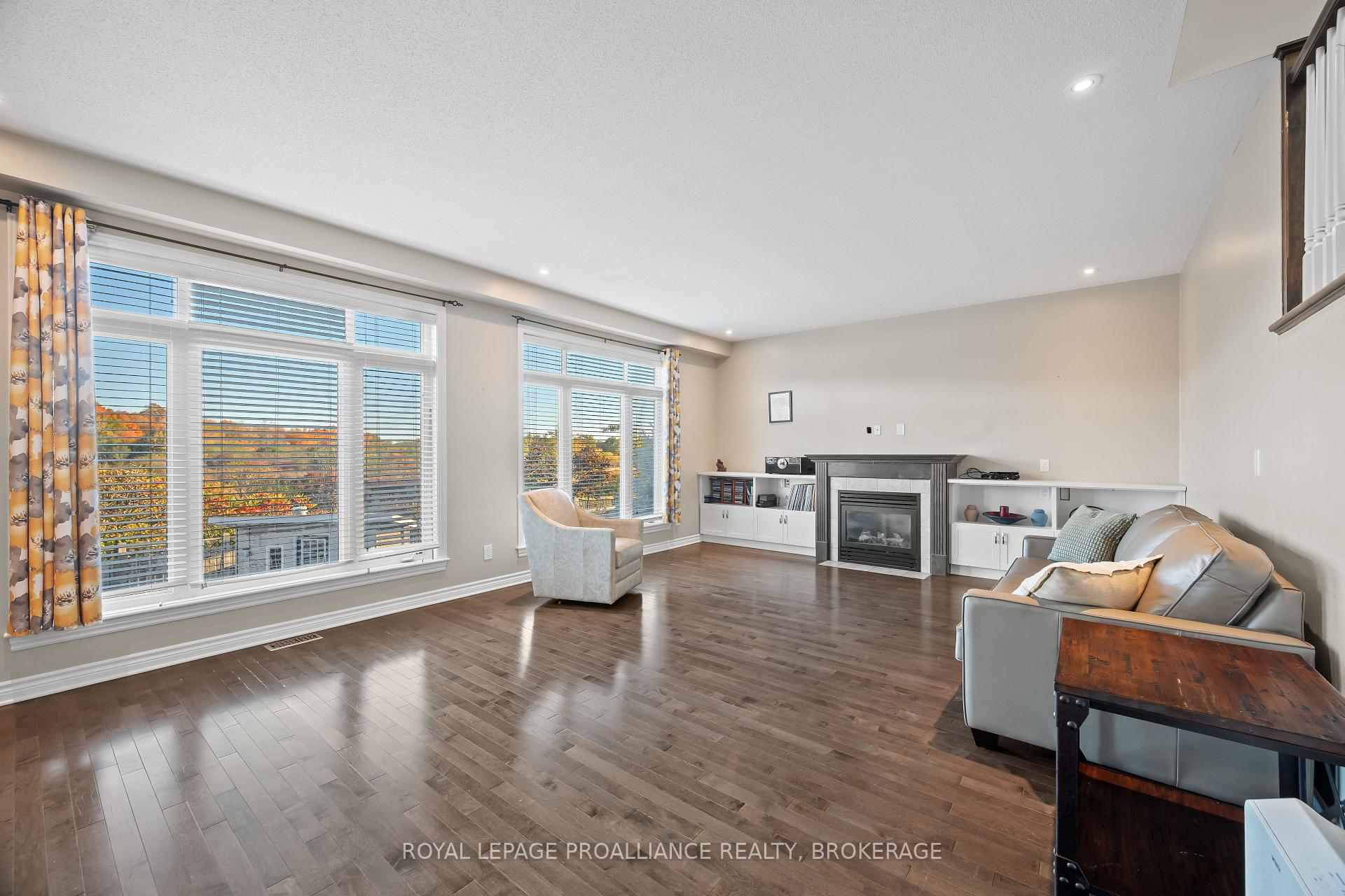 Photo 12 of 675 Fieldstone Drive, Kingston, Kingston East (Incl Barret Crt) — HOMEH