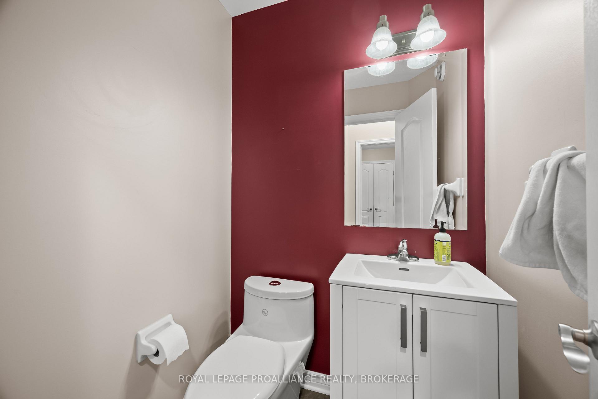 Photo 15 of 675 Fieldstone Drive, Kingston, Kingston East (Incl Barret Crt) — HOMEH