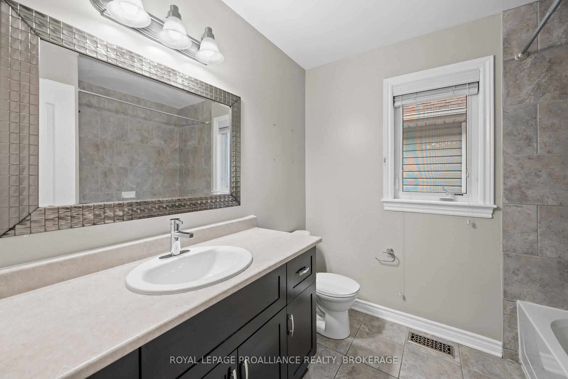 Photo 28 of 675 Fieldstone Drive, Kingston, Kingston East (Incl Barret Crt) — HOMEH