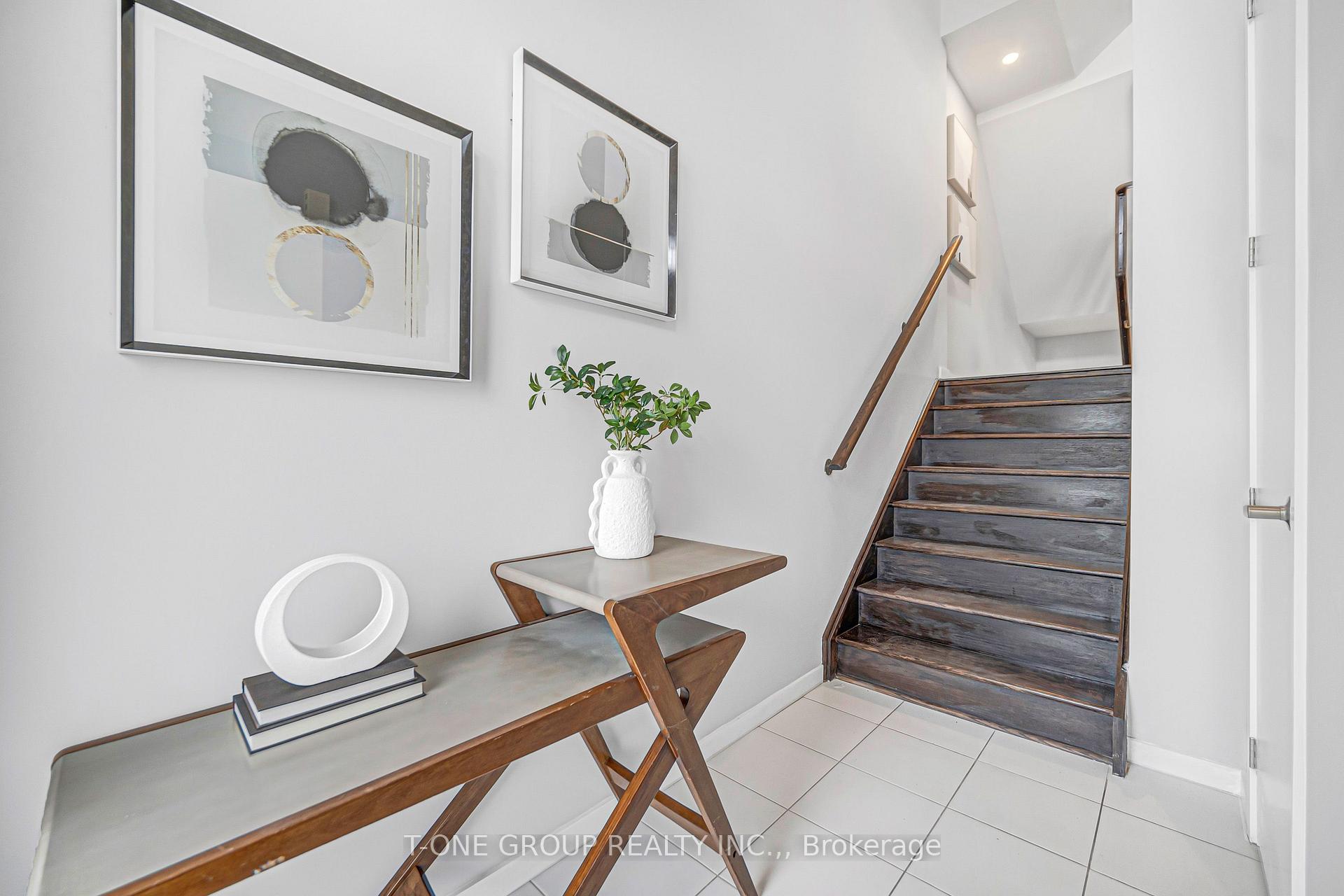 Photo 4 of 5 Armillo Place, Markham, Wismer — HOMEH