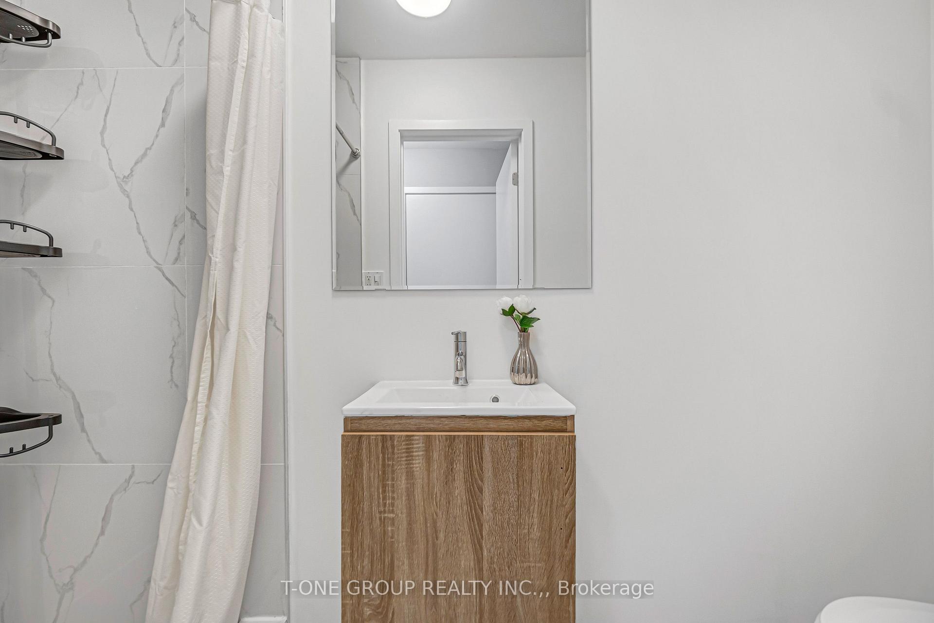 Photo 9 of 5 Armillo Place, Markham, Wismer — HOMEH