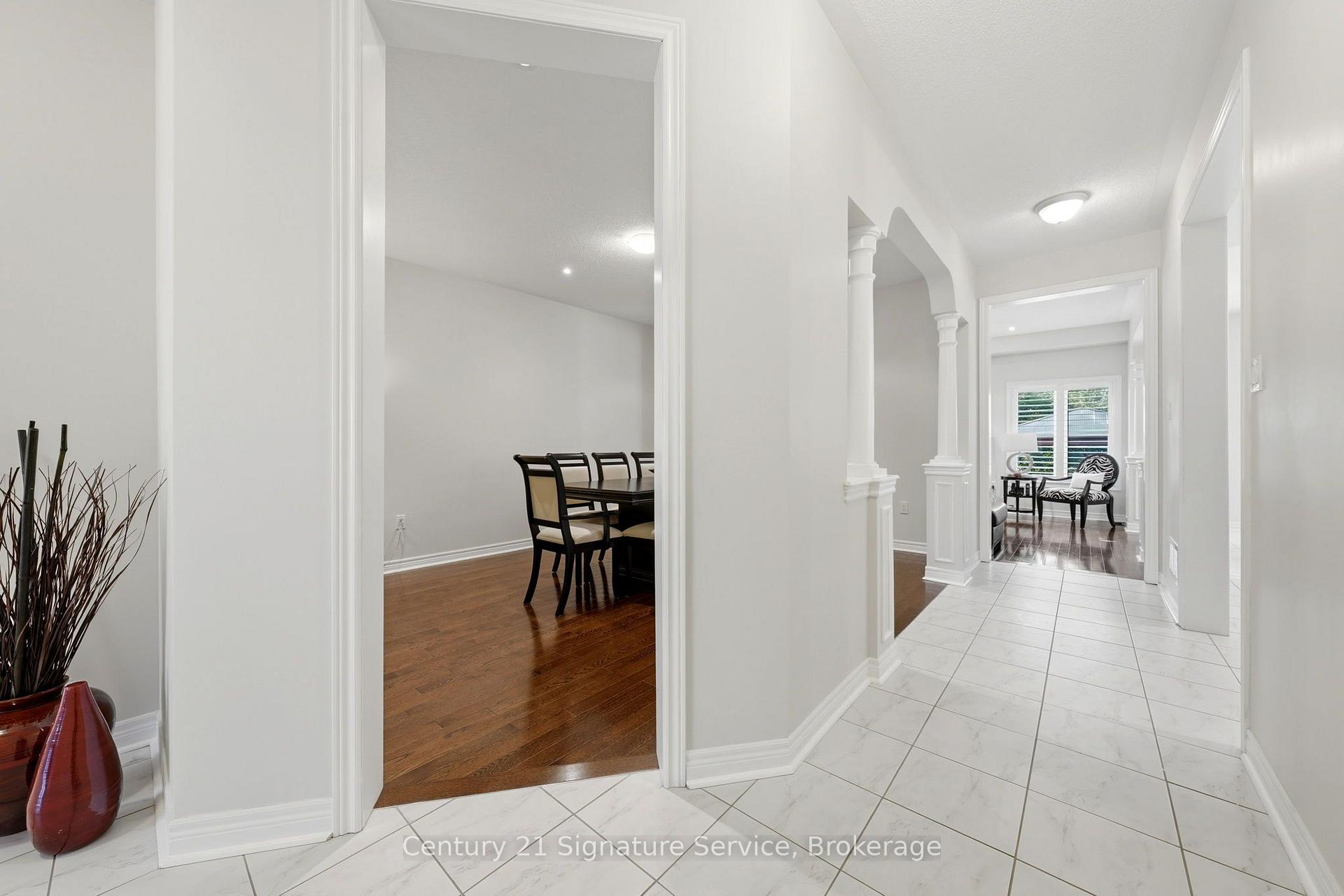 Photo 6 of 322 Comiskey Crescent, Mississauga, Meadowvale Village — HOMEH