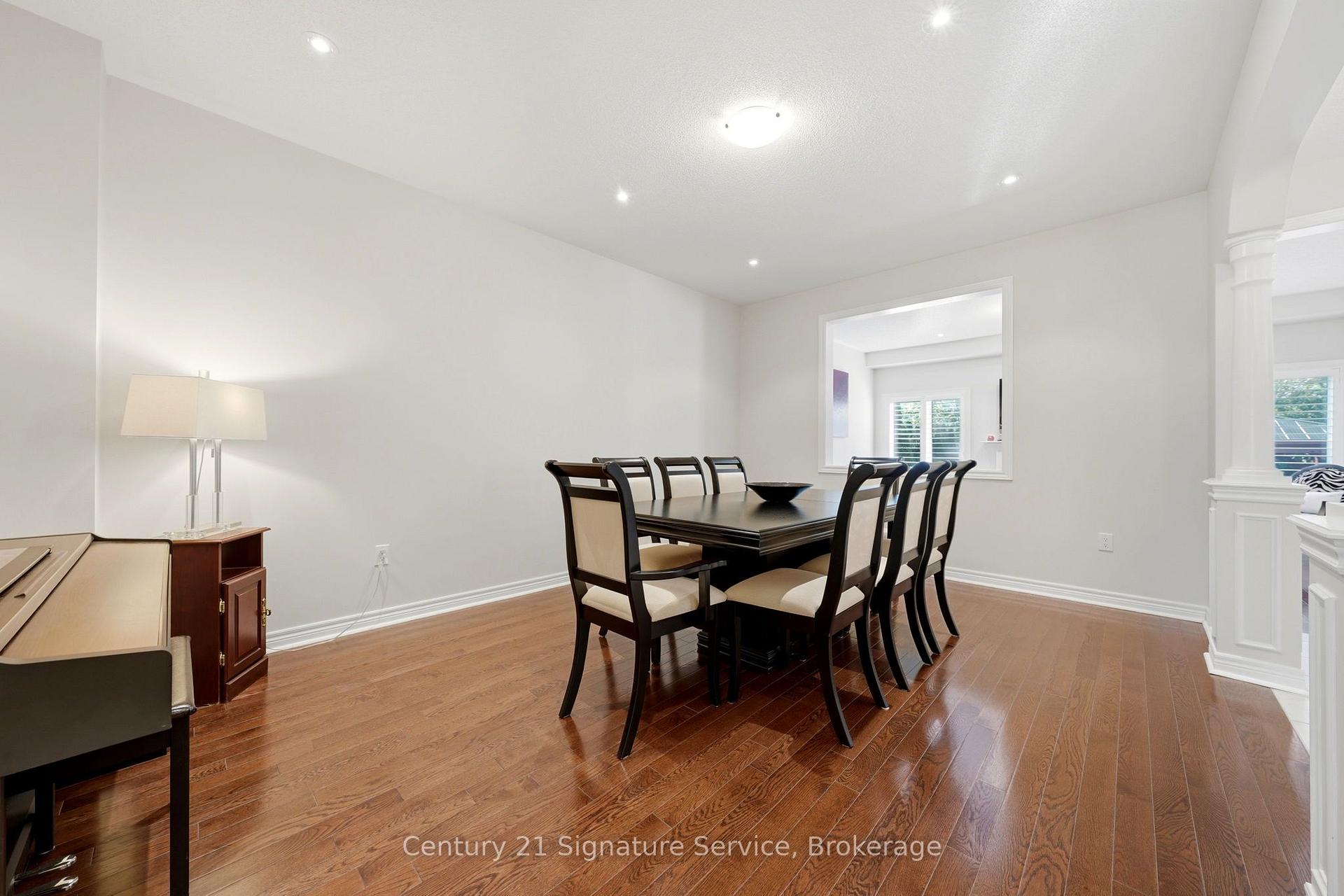 Photo 7 of 322 Comiskey Crescent, Mississauga, Meadowvale Village — HOMEH