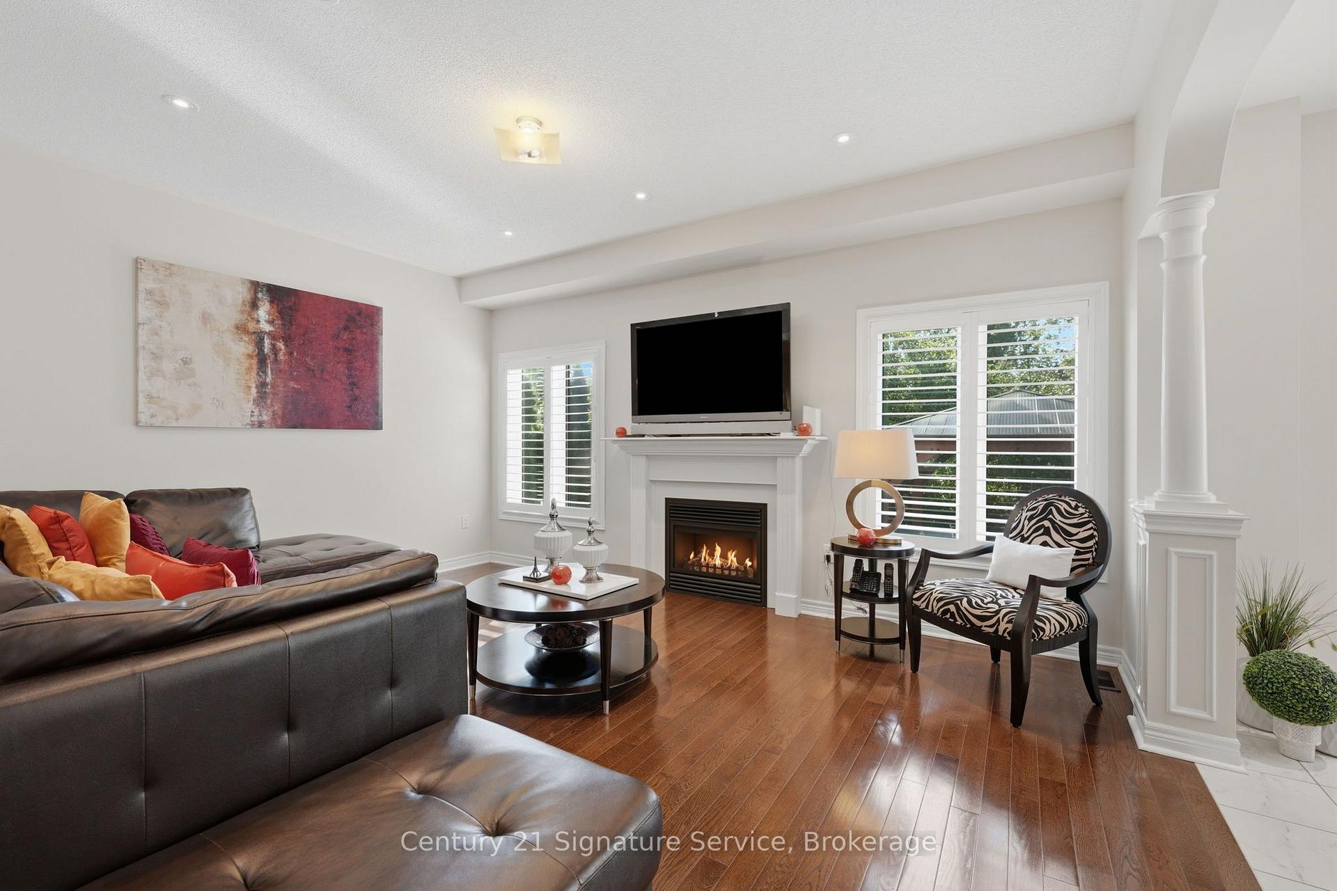 Photo 9 of 322 Comiskey Crescent, Mississauga, Meadowvale Village — HOMEH
