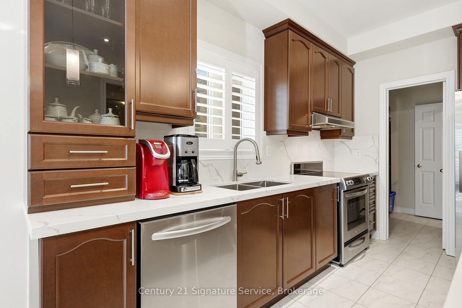 Photo 13 of 322 Comiskey Crescent, Mississauga, Meadowvale Village — HOMEH