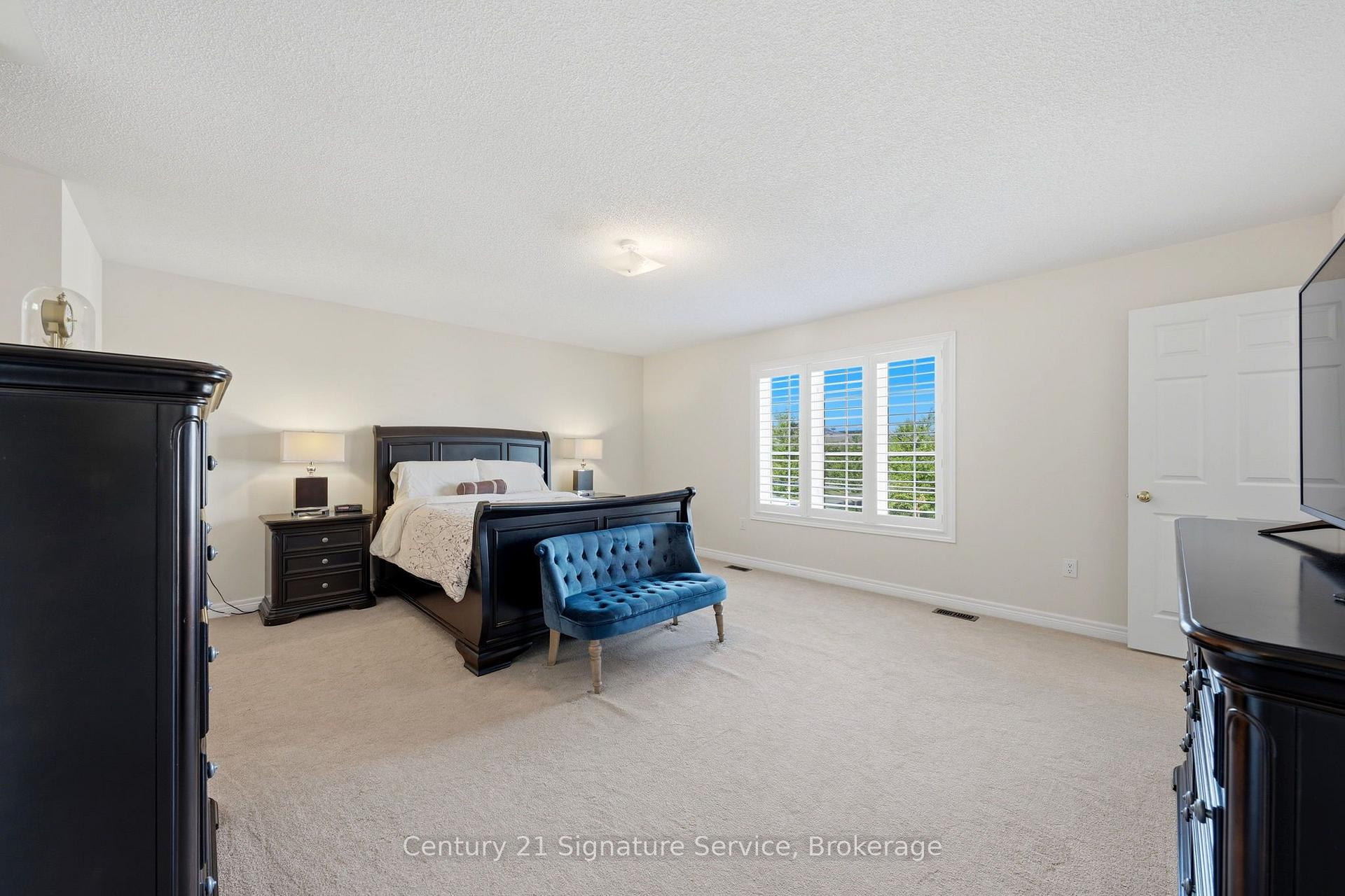 Photo 22 of 322 Comiskey Crescent, Mississauga, Meadowvale Village — HOMEH