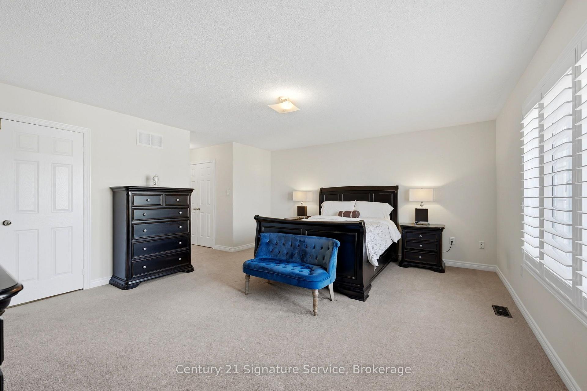 Photo 23 of 322 Comiskey Crescent, Mississauga, Meadowvale Village — HOMEH