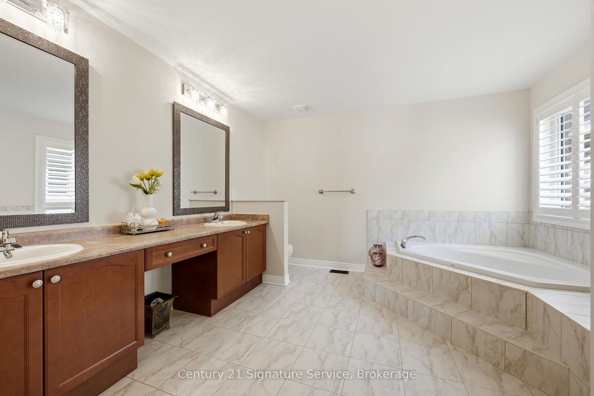 Photo 26 of 322 Comiskey Crescent, Mississauga, Meadowvale Village — HOMEH