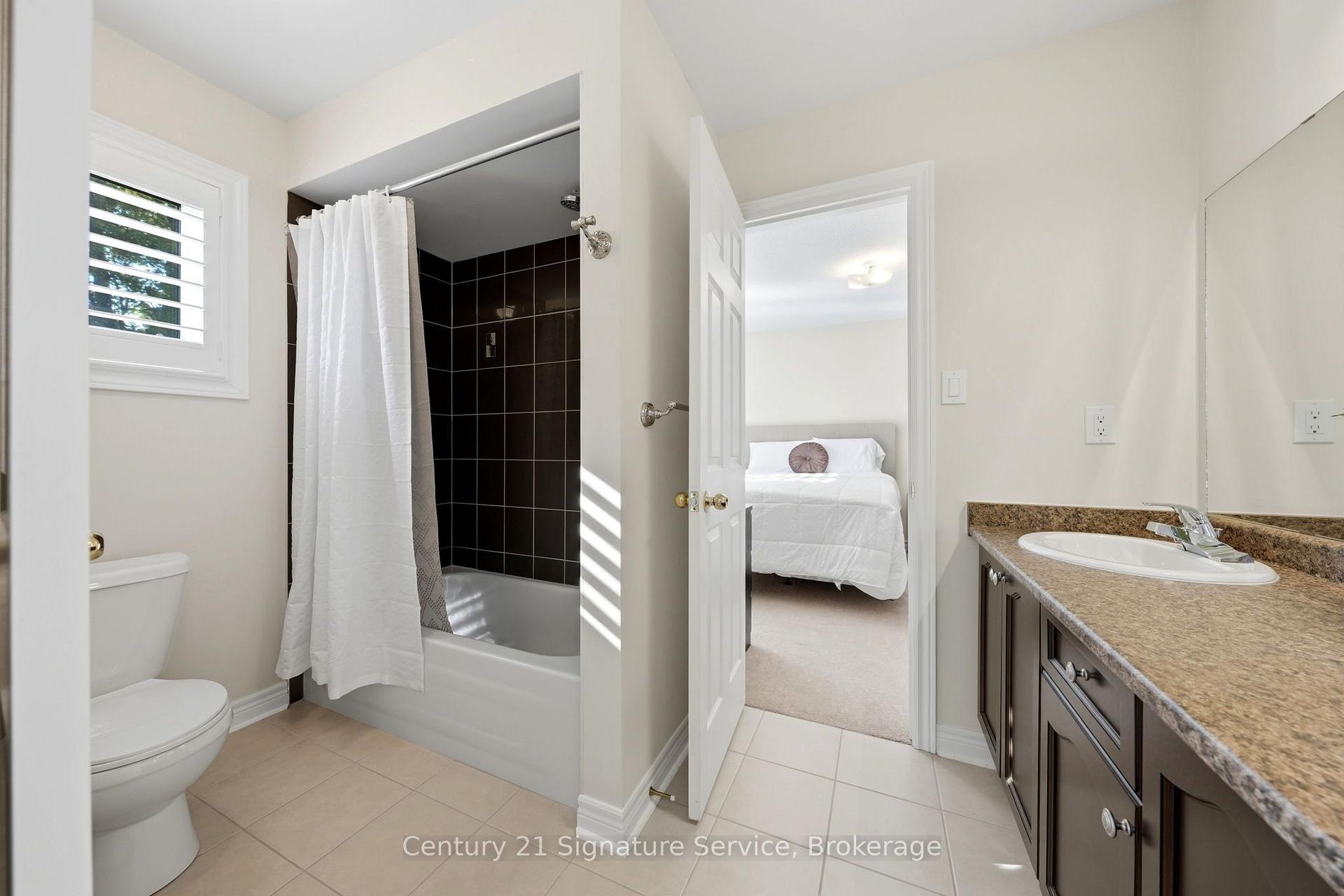 Photo 33 of 322 Comiskey Crescent, Mississauga, Meadowvale Village — HOMEH