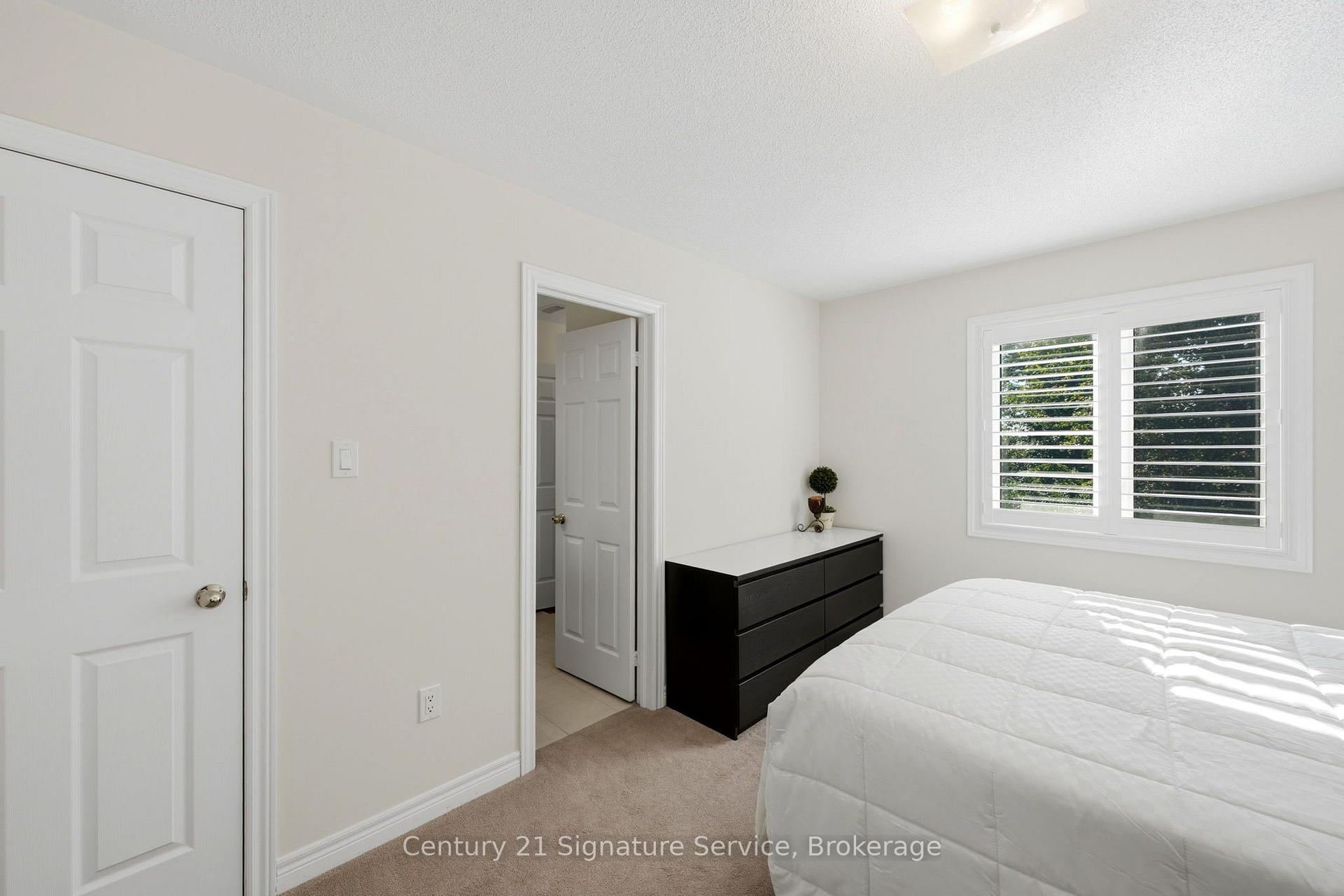 Photo 34 of 322 Comiskey Crescent, Mississauga, Meadowvale Village — HOMEH