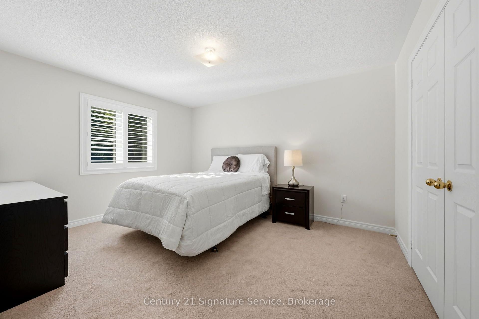 Photo 35 of 322 Comiskey Crescent, Mississauga, Meadowvale Village — HOMEH