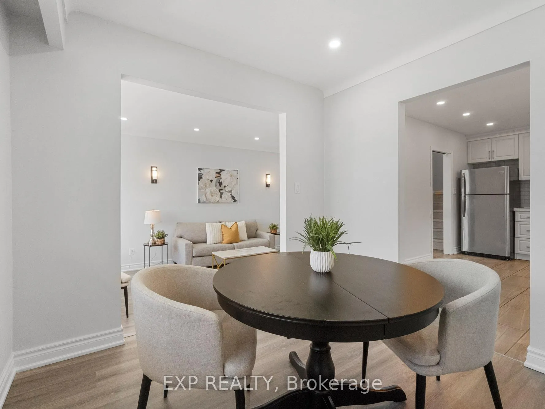 Photo 6 of 2 Rockdale Avenue, St. Catharines, Burleigh Hill — HOMEH