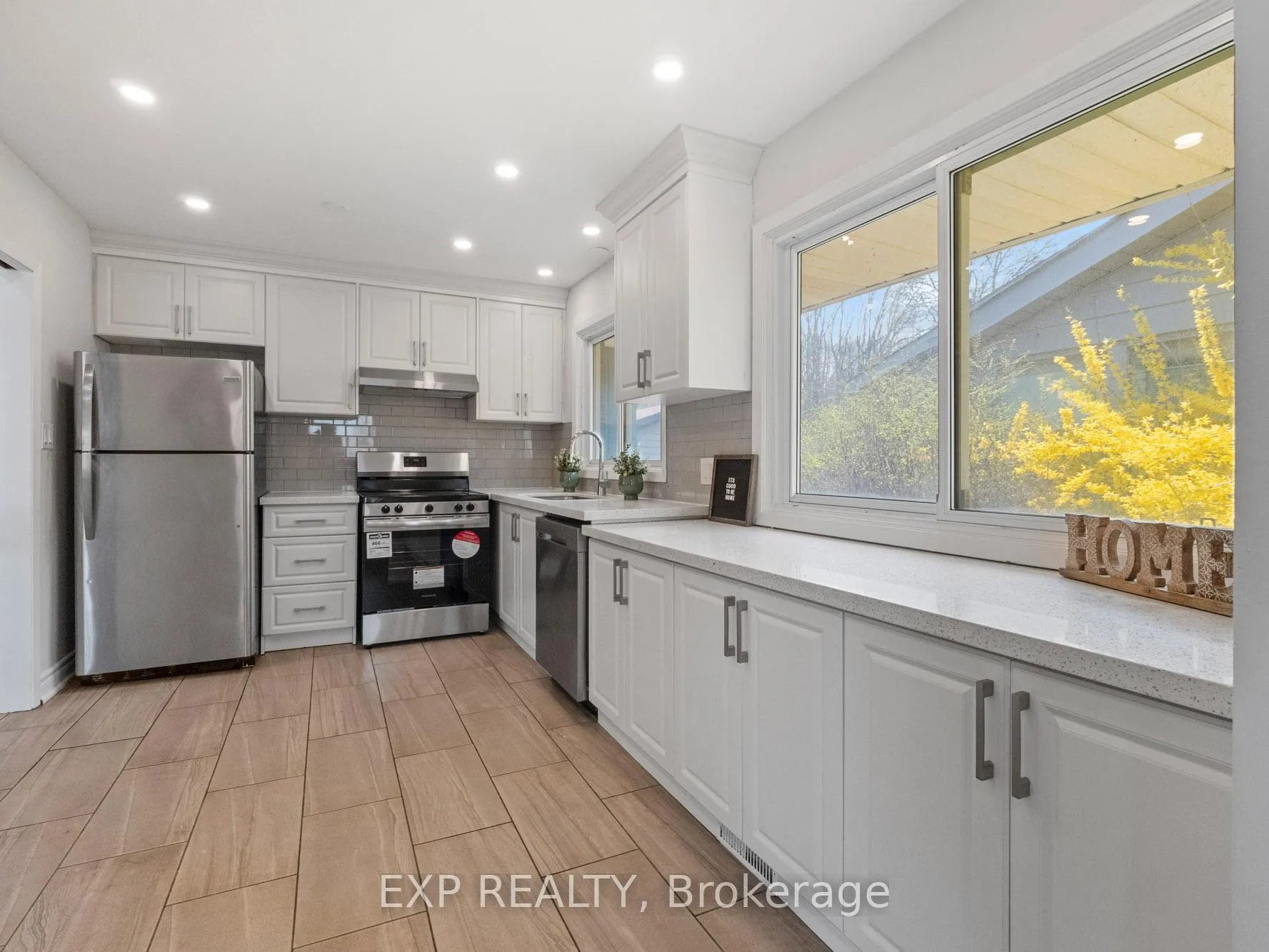 Photo 8 of 2 Rockdale Avenue, St. Catharines, Burleigh Hill — HOMEH