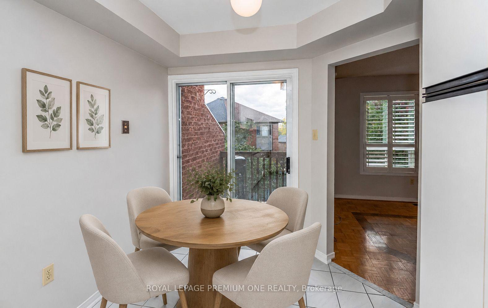 Photo 6 of 919 Caribou Valley Circle, Newmarket, Armitage — HOMEH