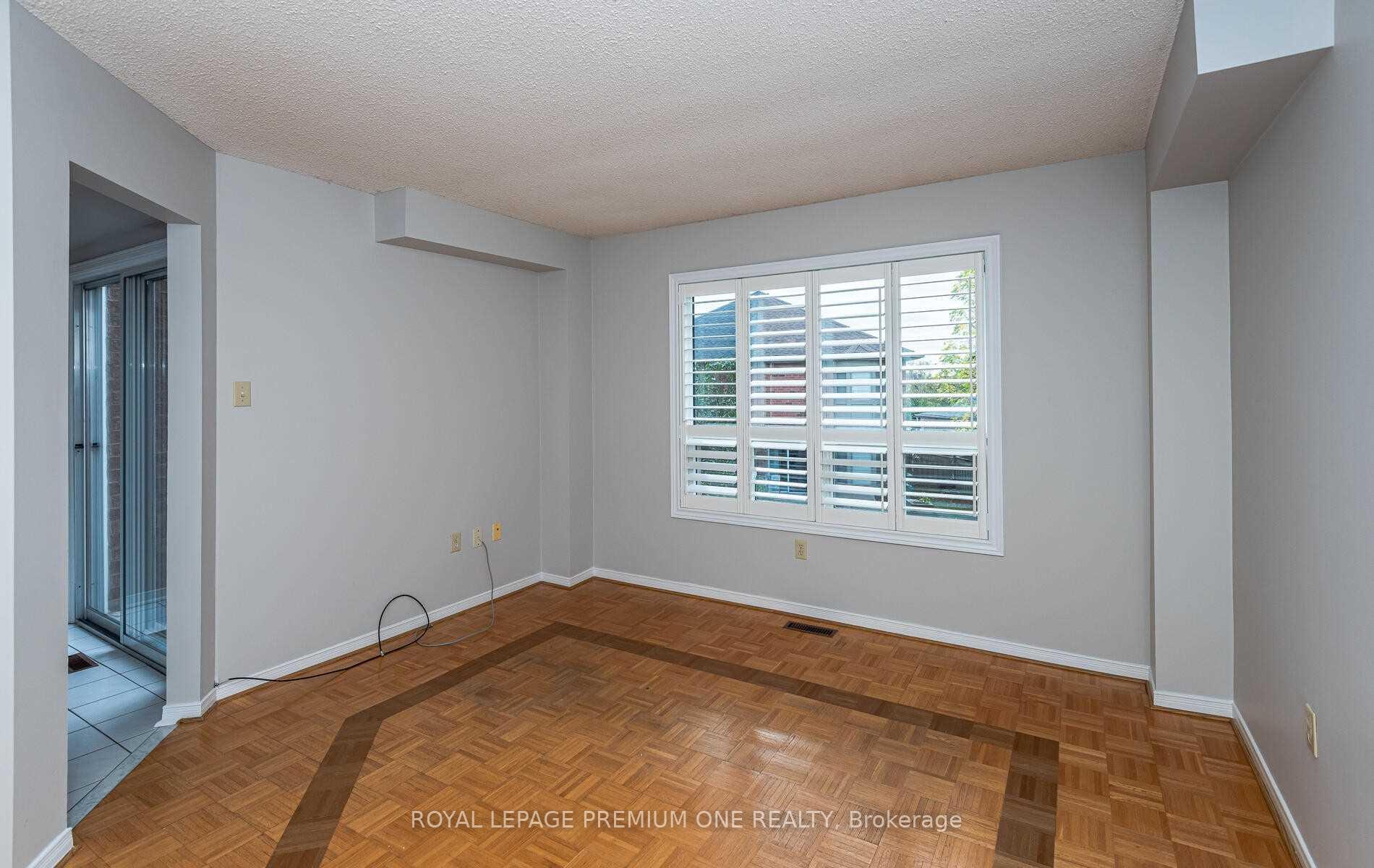 Photo 7 of 919 Caribou Valley Circle, Newmarket, Armitage — HOMEH