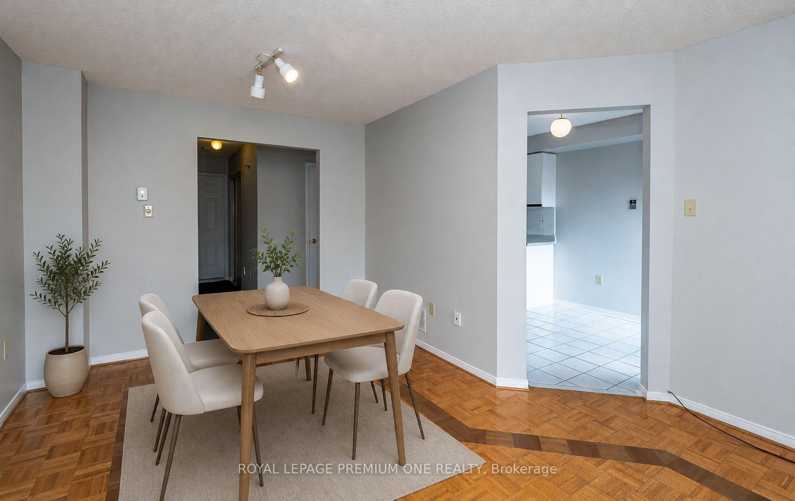 Photo 10 of 919 Caribou Valley Circle, Newmarket, Armitage — HOMEH