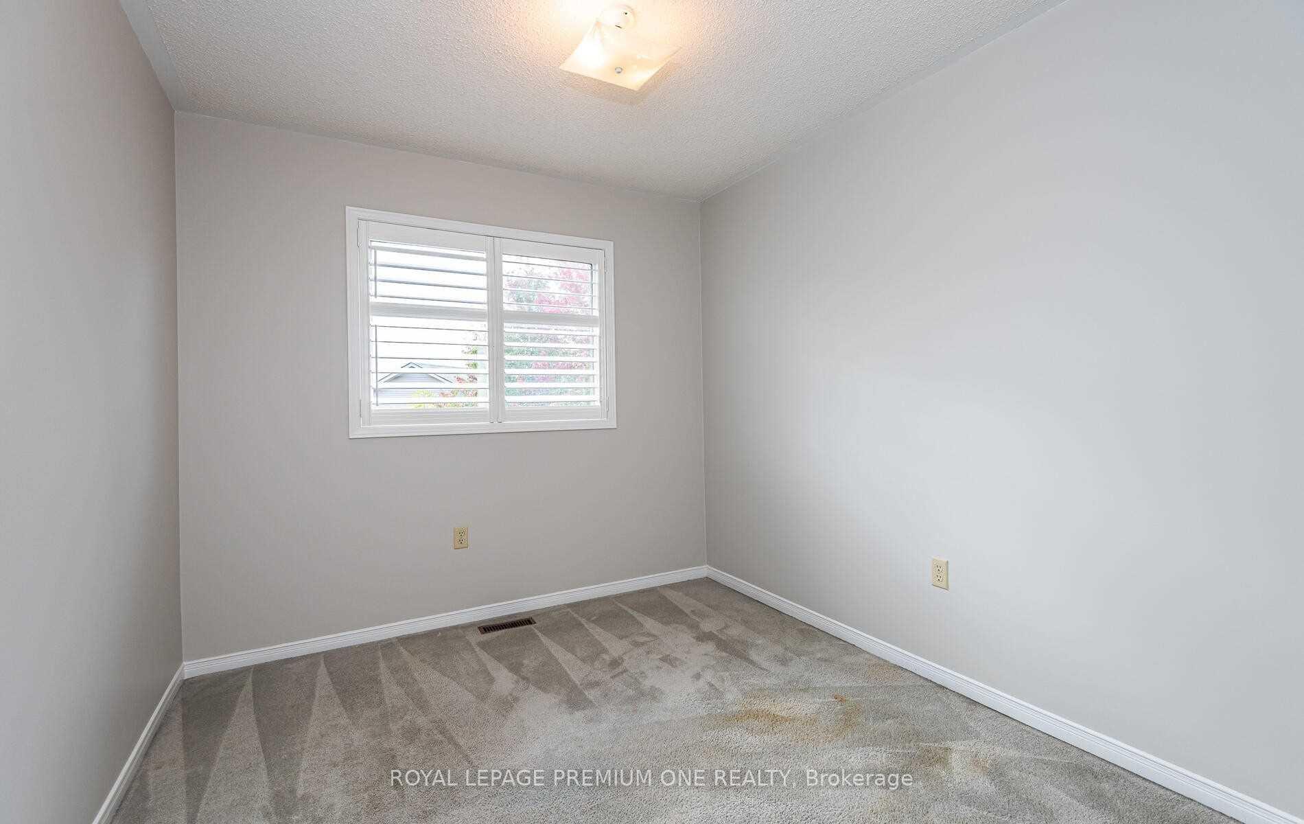 Photo 13 of 919 Caribou Valley Circle, Newmarket, Armitage — HOMEH